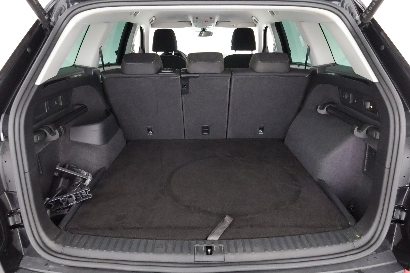 Skoda Kodiaq 2022 1.5 TSI ACT Ambition DSG Autom. *Webasto / Adapt. Vakkari / Koukku / Tutkat / LED-valot / KeylessGo / Digimittaristo - 1-omisteinen Facelift mallia oleva katumaasturi todella hyvillä varusteilla! Suomi-auto