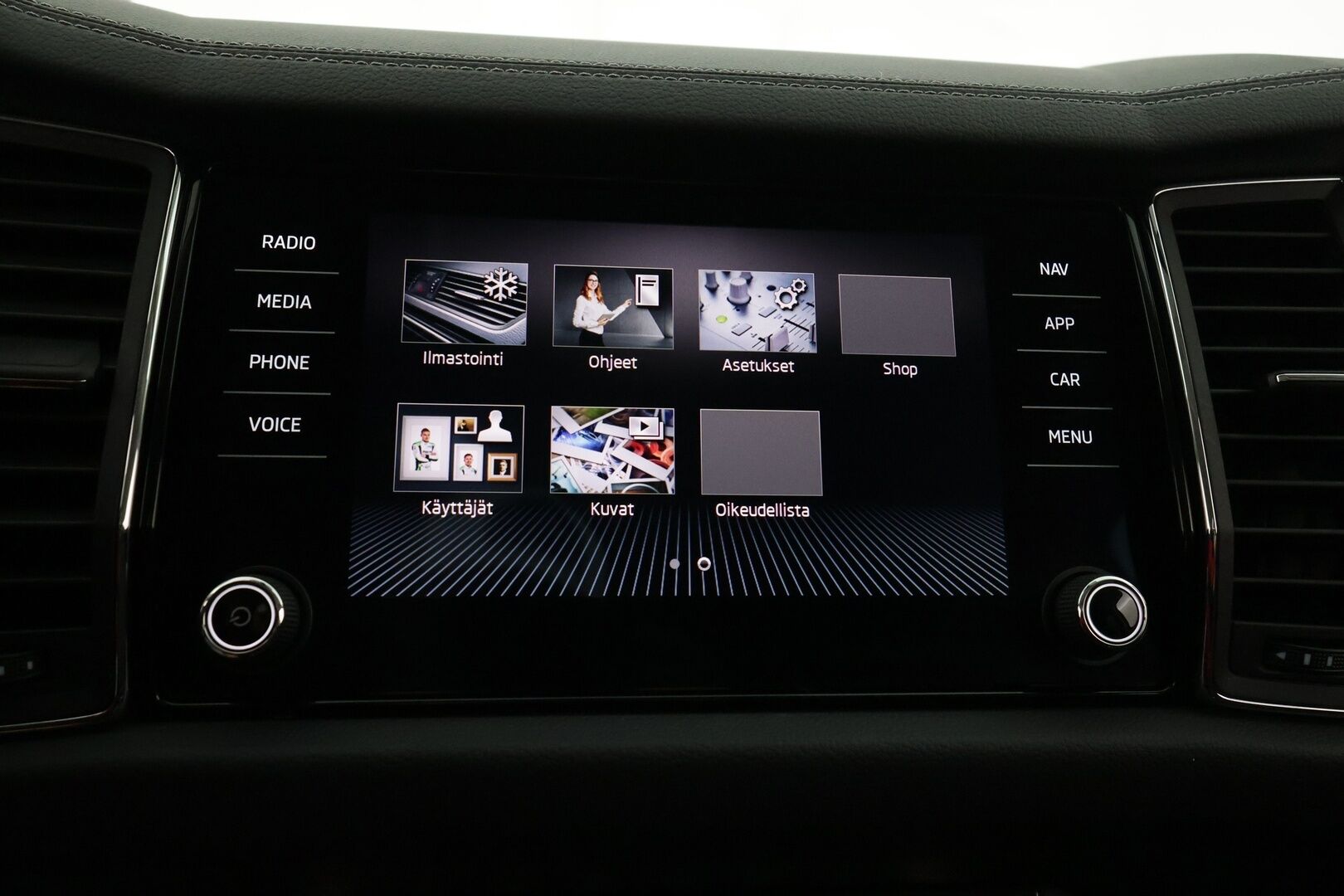 Skoda Kodiaq 2022 1.5 TSI ACT Ambition DSG Autom. *Webasto / Adapt. Vakkari / Koukku / Tutkat / LED-valot / KeylessGo / Digimittaristo - 1-omisteinen Facelift mallia oleva katumaasturi todella hyvillä varusteilla! Suomi-auto