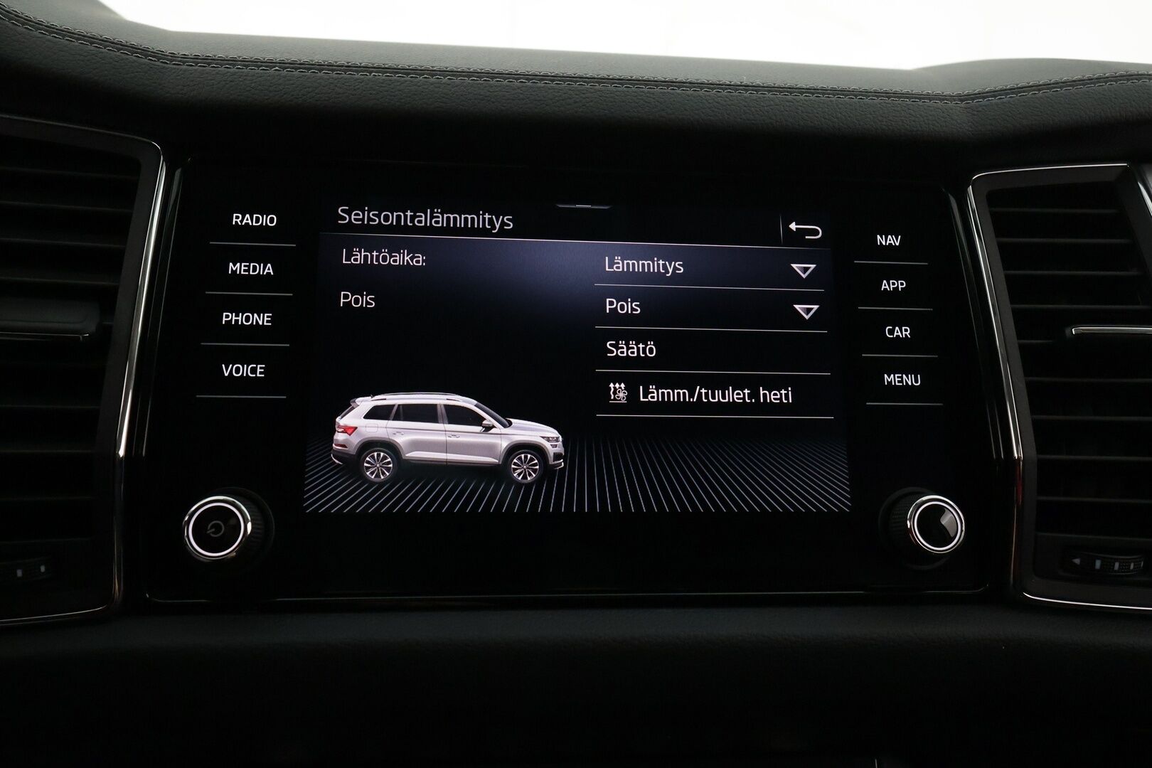 Skoda Kodiaq 2022 1.5 TSI ACT Ambition DSG Autom. *Webasto / Adapt. Vakkari / Koukku / Tutkat / LED-valot / KeylessGo / Digimittaristo - 1-omisteinen Facelift mallia oleva katumaasturi todella hyvillä varusteilla! Suomi-auto