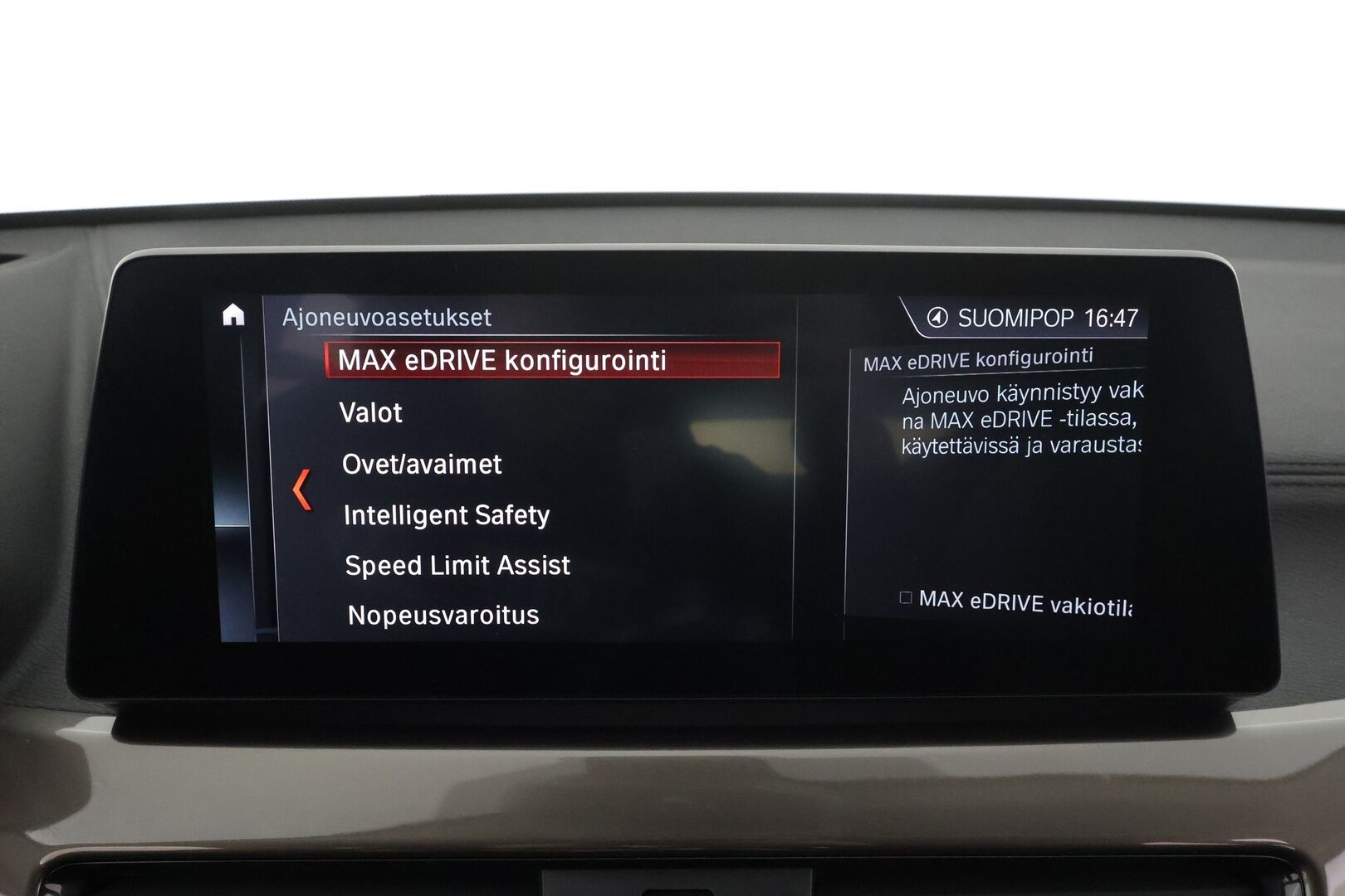 BMW X1 2022 F48 xDrive25e A Charged Edition xLine * Vakkari / P.kamera / Koukku / LED / Sporttipenkit / Navi * - 1.Om Suomi auto / Kahdet renkaat