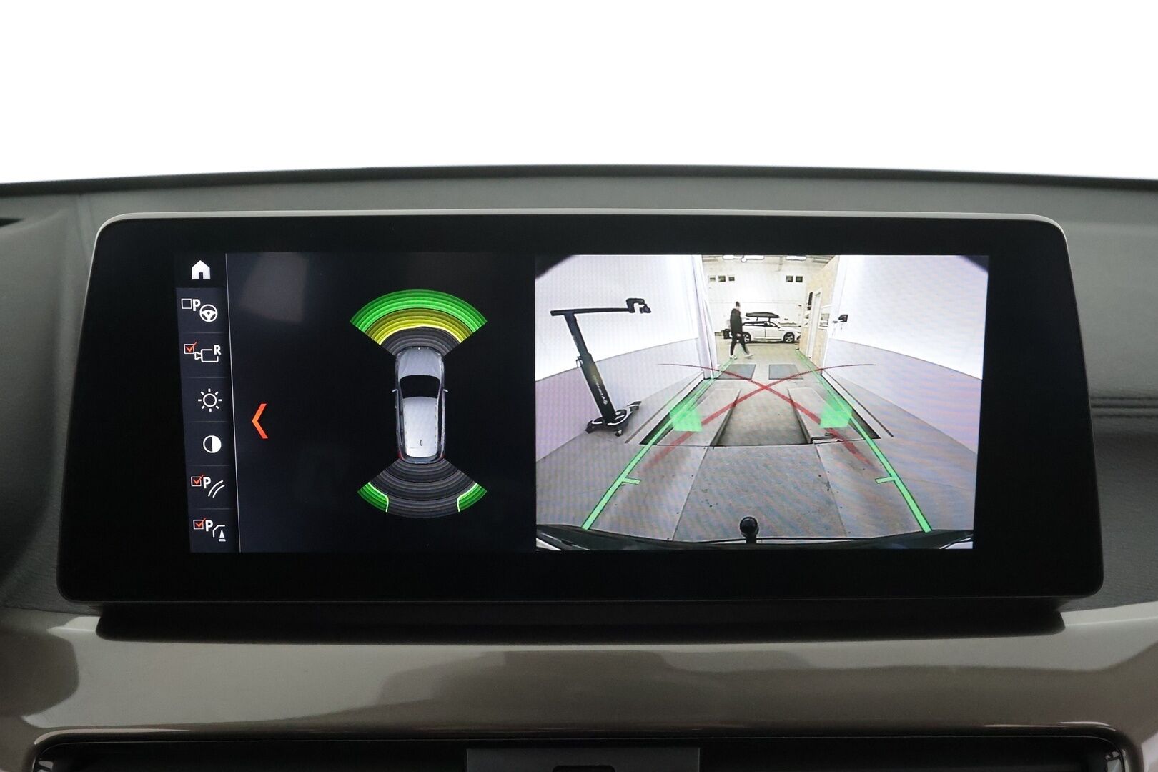 BMW X1 2022 F48 xDrive25e A Charged Edition xLine * Vakkari / P.kamera / Koukku / LED / Sporttipenkit / Navi * - 1.Om Suomi auto / Kahdet renkaat