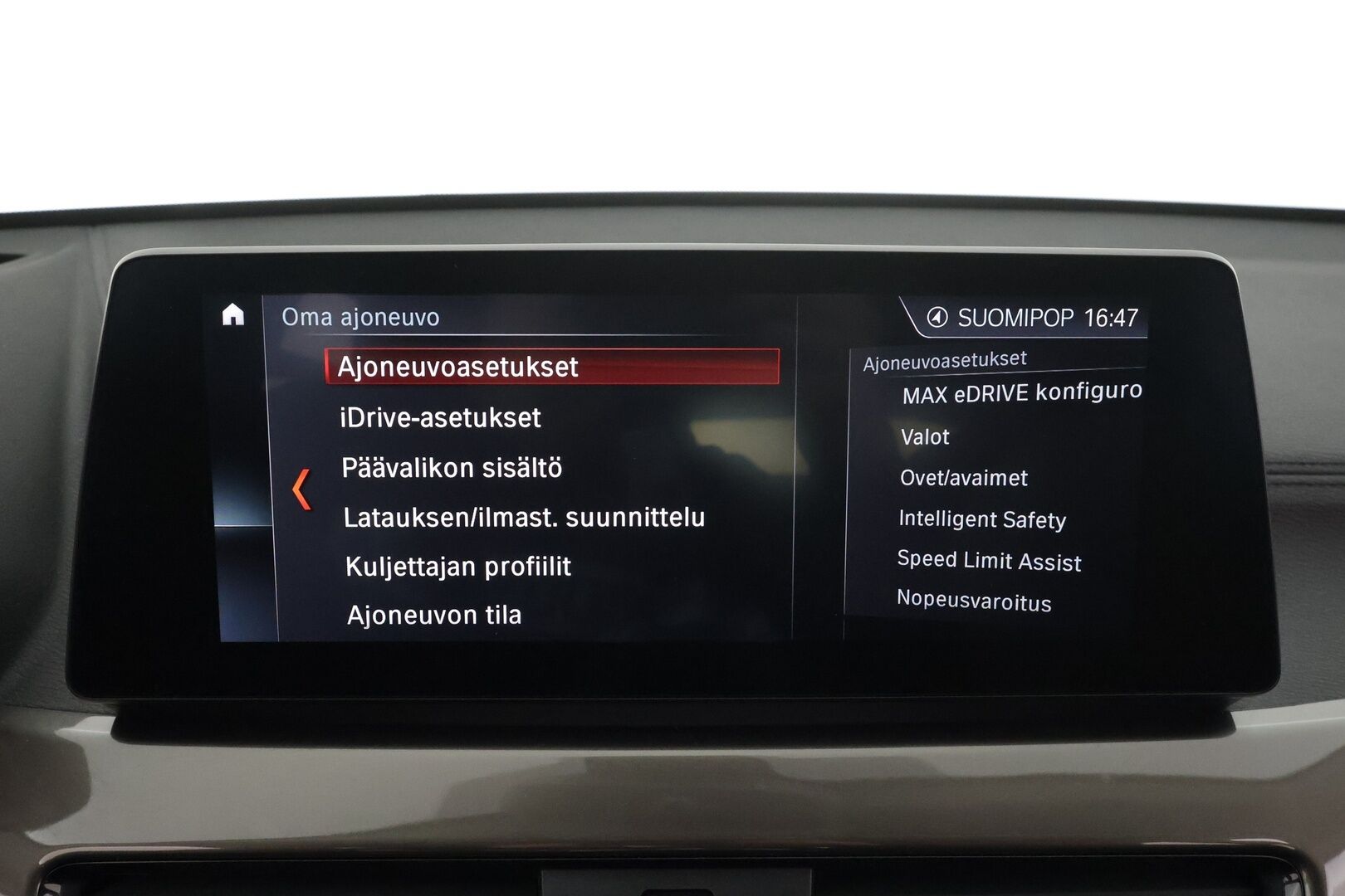 BMW X1 2022 F48 xDrive25e A Charged Edition xLine * Vakkari / P.kamera / Koukku / LED / Sporttipenkit / Navi * - 1.Om Suomi auto / Kahdet renkaat