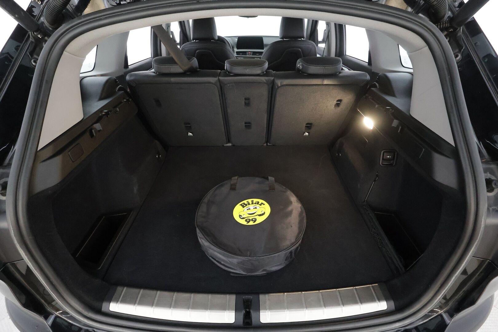 BMW X1 2022 F48 xDrive25e A Charged Edition xLine * Vakkari / P.kamera / Koukku / LED / Sporttipenkit / Navi * - 1.Om Suomi auto / Kahdet renkaat