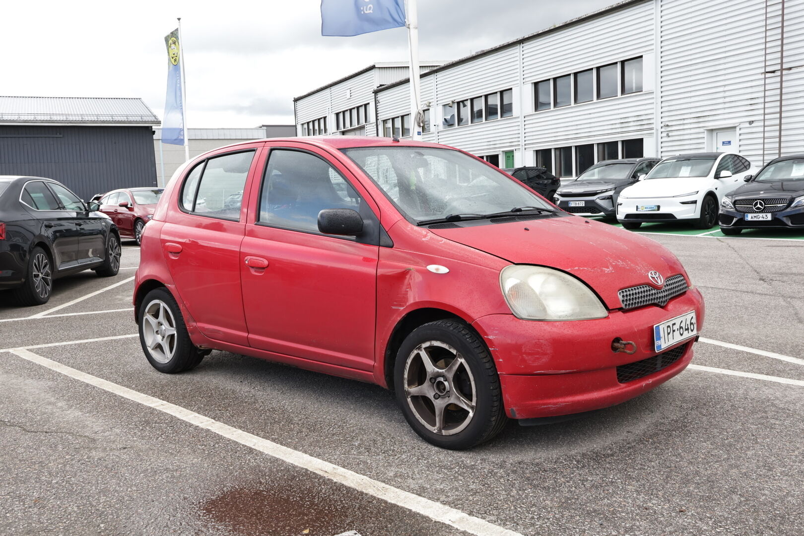 Toyota Yaris 2002 1,3 VVT-i Linea Luna AT 3d MYYDÄÄN HUUTOKAUPAT.COM! - MYYDÄÄN HUUTOKAUPAT.COM!