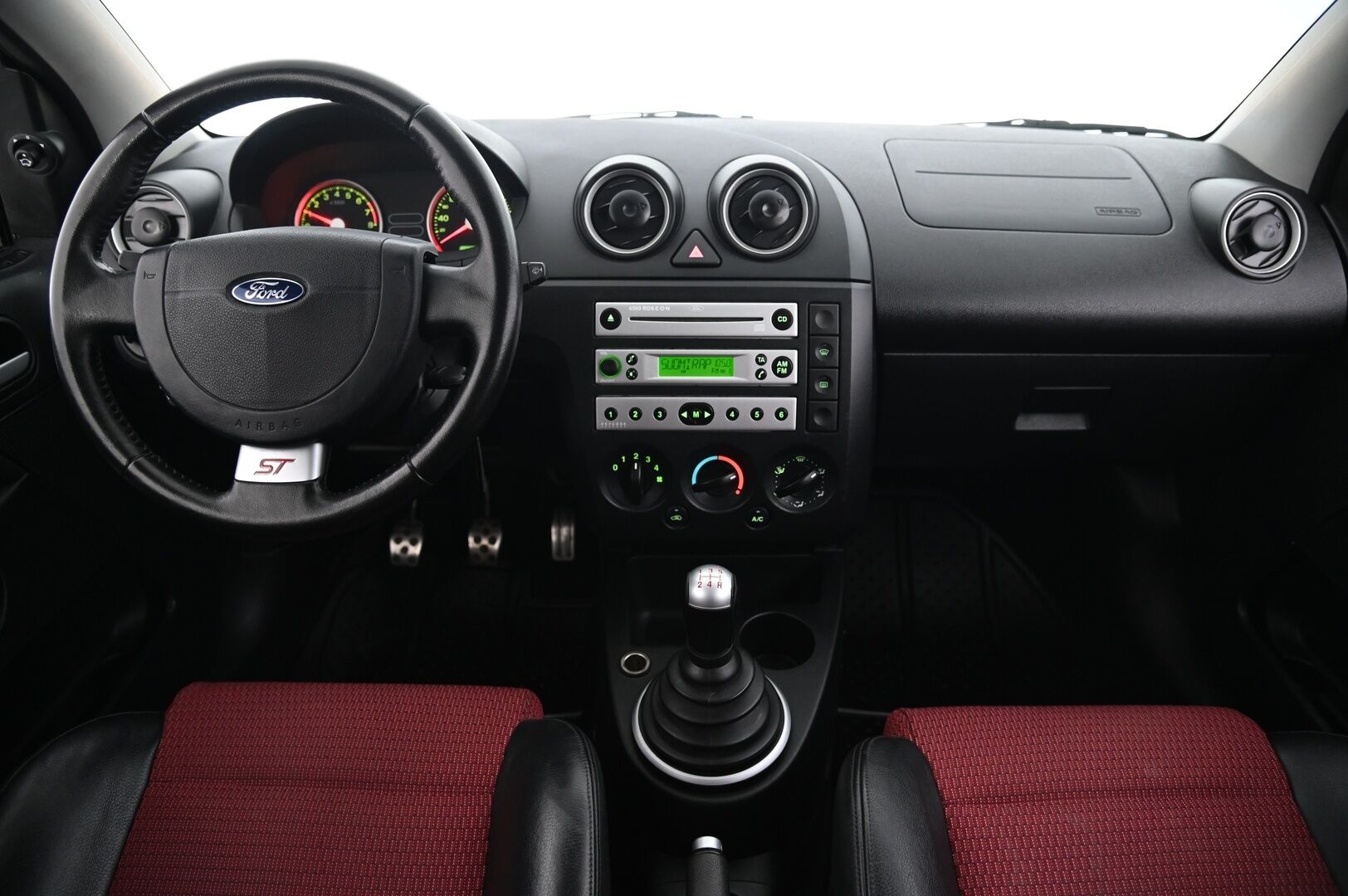 Ford Fiesta 2005 2D FIESTA HATCHBACK ST150 2.0 *Aito Fiesta ST / Recaro / Lämmitettävä tuulilasi / Penkinlämmittimet / 2x renkaat aluvantein / Suomiauto* - Hyvät Hakkapeliitta 10 nastat / Juuri huollettu / Juuri leimattu