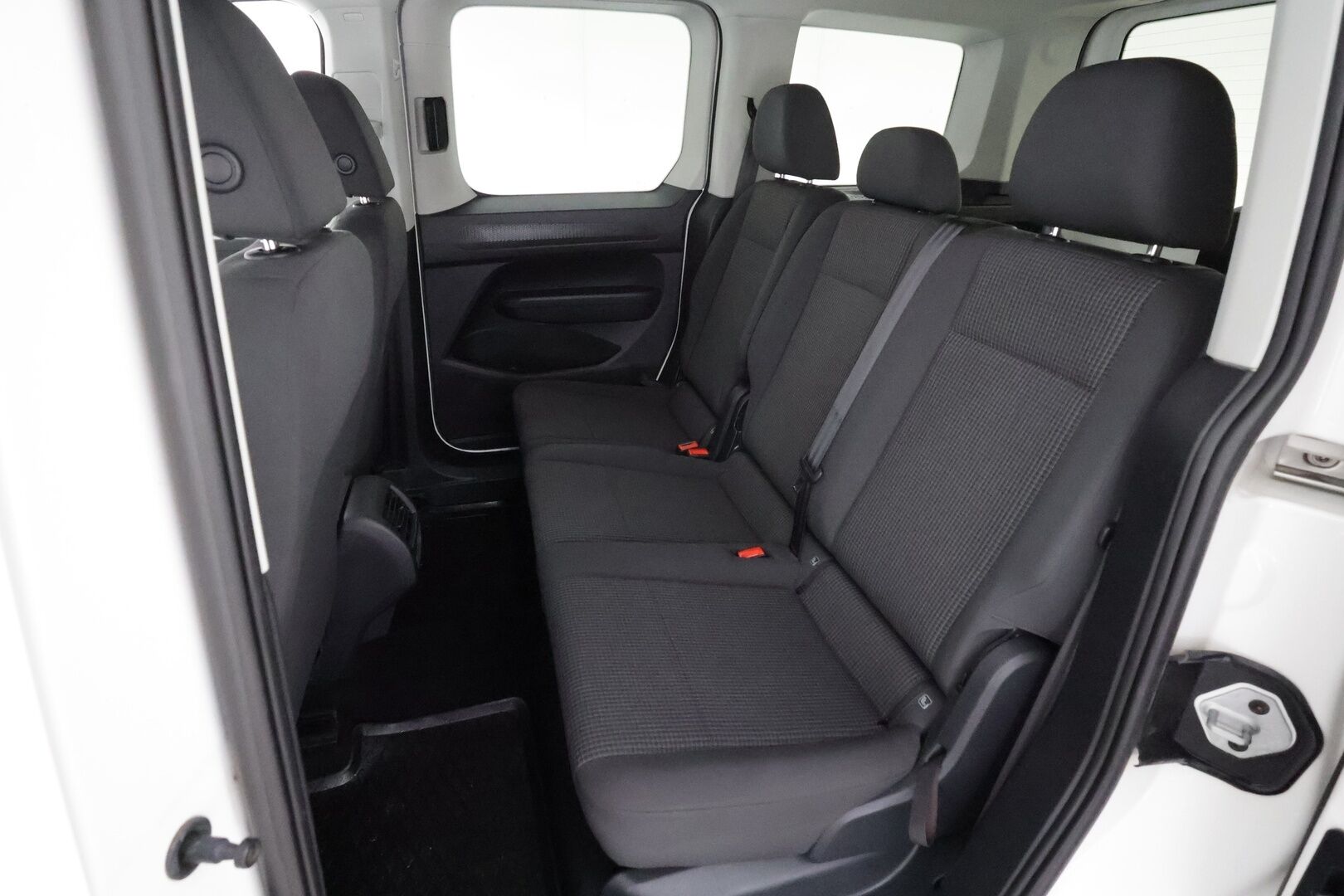 Volkswagen Caddy 2022 Life Business 2,0 TDI * ACC / Webasto / Koukku / P.tutkat / Bluetooth * - ALV / 1.Om Suomi-auto / 2x vanteet