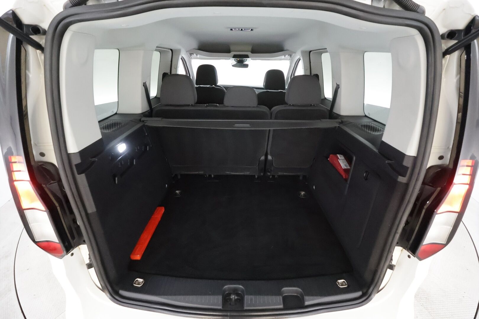 Volkswagen Caddy 2022 Life Business 2,0 TDI * ACC / Webasto / Koukku / P.tutkat / Bluetooth * - ALV / 1.Om Suomi-auto / 2x vanteet