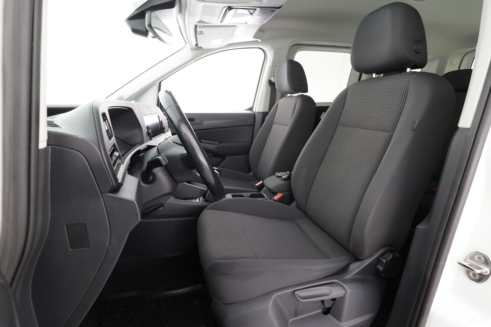 Volkswagen Caddy 2022 Life Business 2,0 TDI * ACC / Webasto / Koukku / P.tutkat / Bluetooth * - ALV / 1.Om Suomi-auto / 2x vanteet - HULLUT AVAJAISHULINAT KORKOTARJOUS 3,29 %