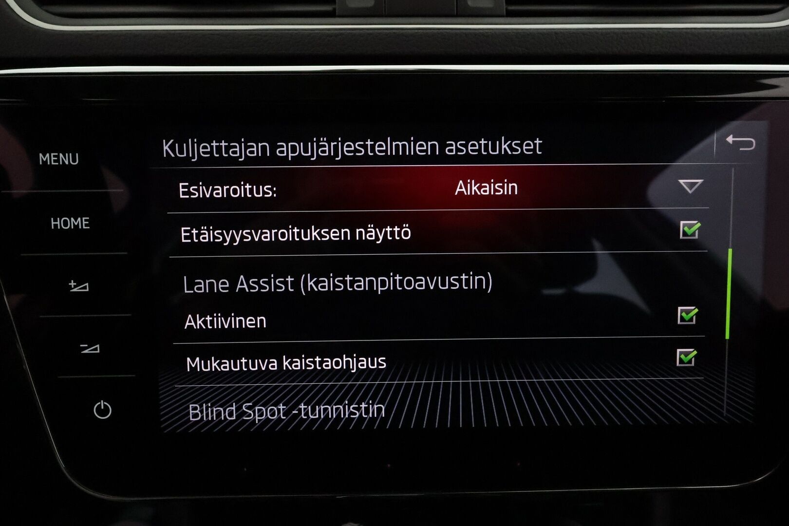 Skoda Superb 2018 Combi 1,8TSI L&K DSG **Canton / Webasto / Koukku / ACC / LED / P.Kamera / Ilmastoidut Muistinahat / Navi / Kaistavahti** - Kahdet Renkaat