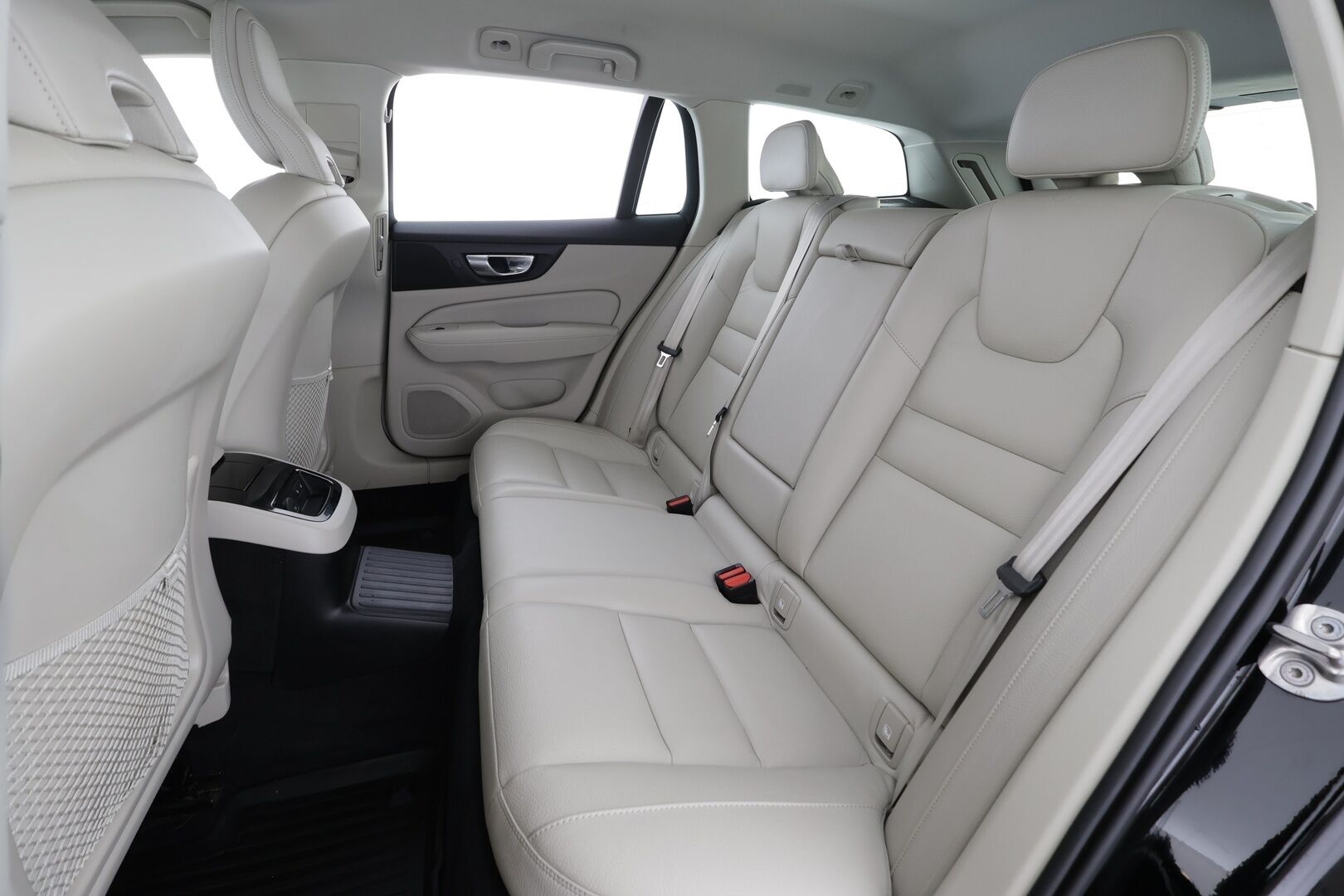 Volvo V60 2022 T6 TwE AWD Business Inscription Edition aut * ACC / Webasto / Muistipenkki / Keyless / Navi * - Suomi auto / Merkkihuollettu