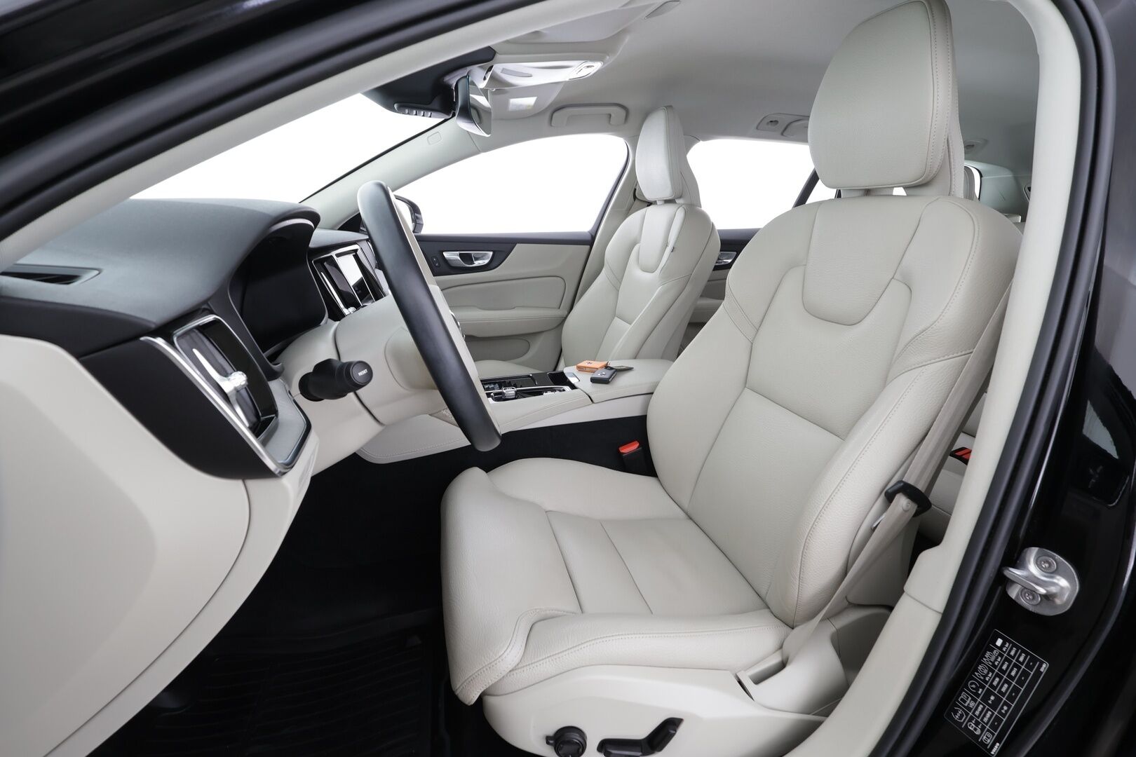 Volvo V60 2022 T6 TwE AWD Business Inscription Edition aut * ACC / Webasto / Muistipenkki / Keyless / Navi * - Suomi auto / Merkkihuollettu