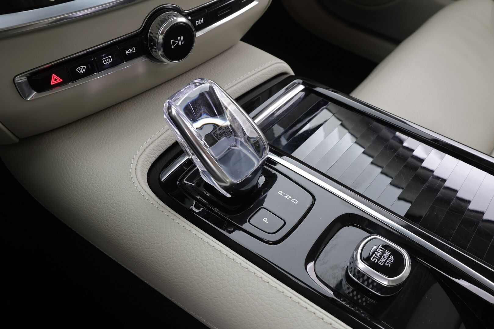 Volvo V60 2022 T6 TwE AWD Business Inscription Edition aut * ACC / Webasto / Muistipenkki / Keyless / Navi * - Suomi auto / Merkkihuollettu