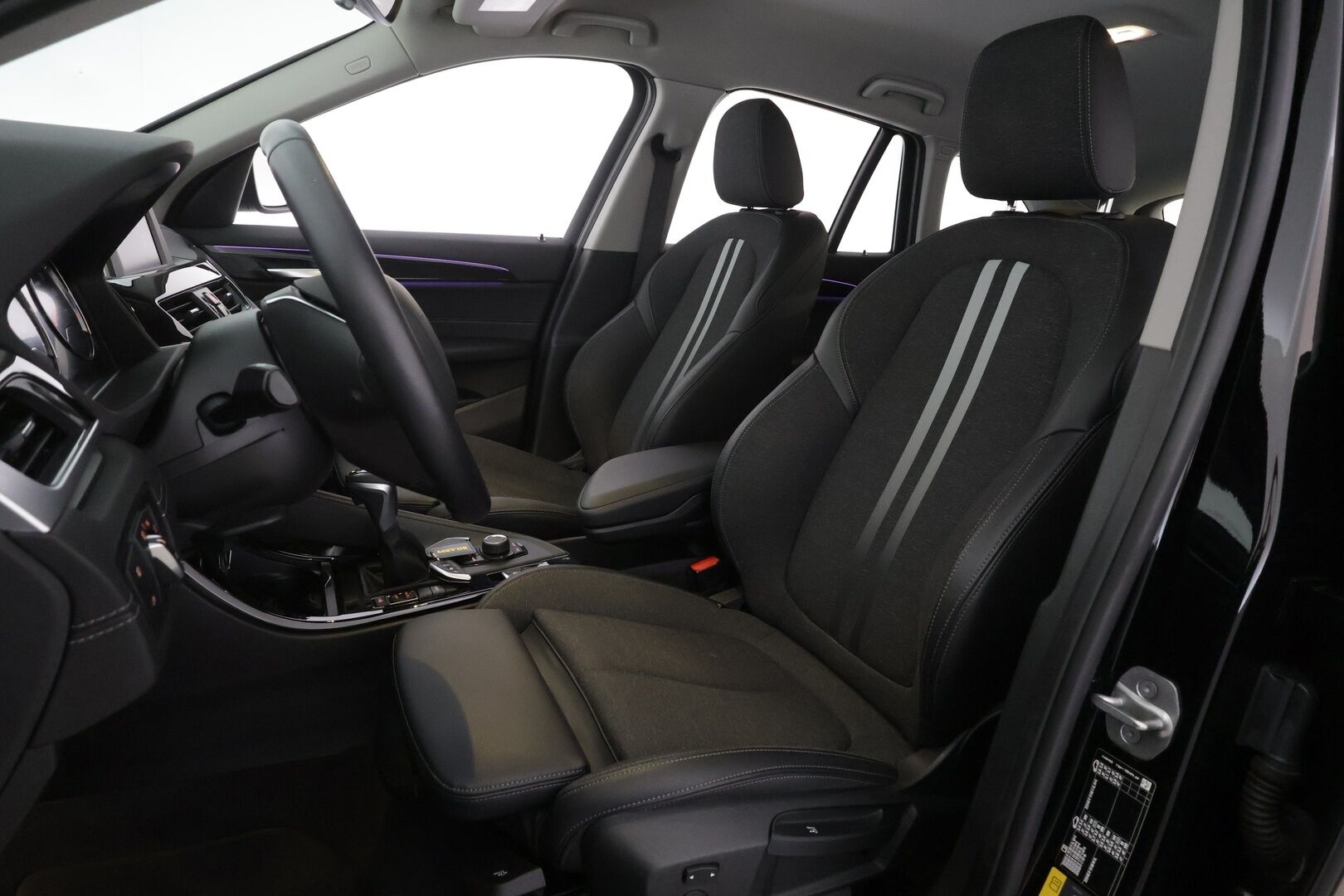 BMW X1 2022 F48 xDrive25e A Charged Edition Sport - 1Om Suomiauto | Lisälämmitin | Vakkari | LED | Sporttipenkit | Puolinahkasisusta | 2x Renkaat Aluvantein!