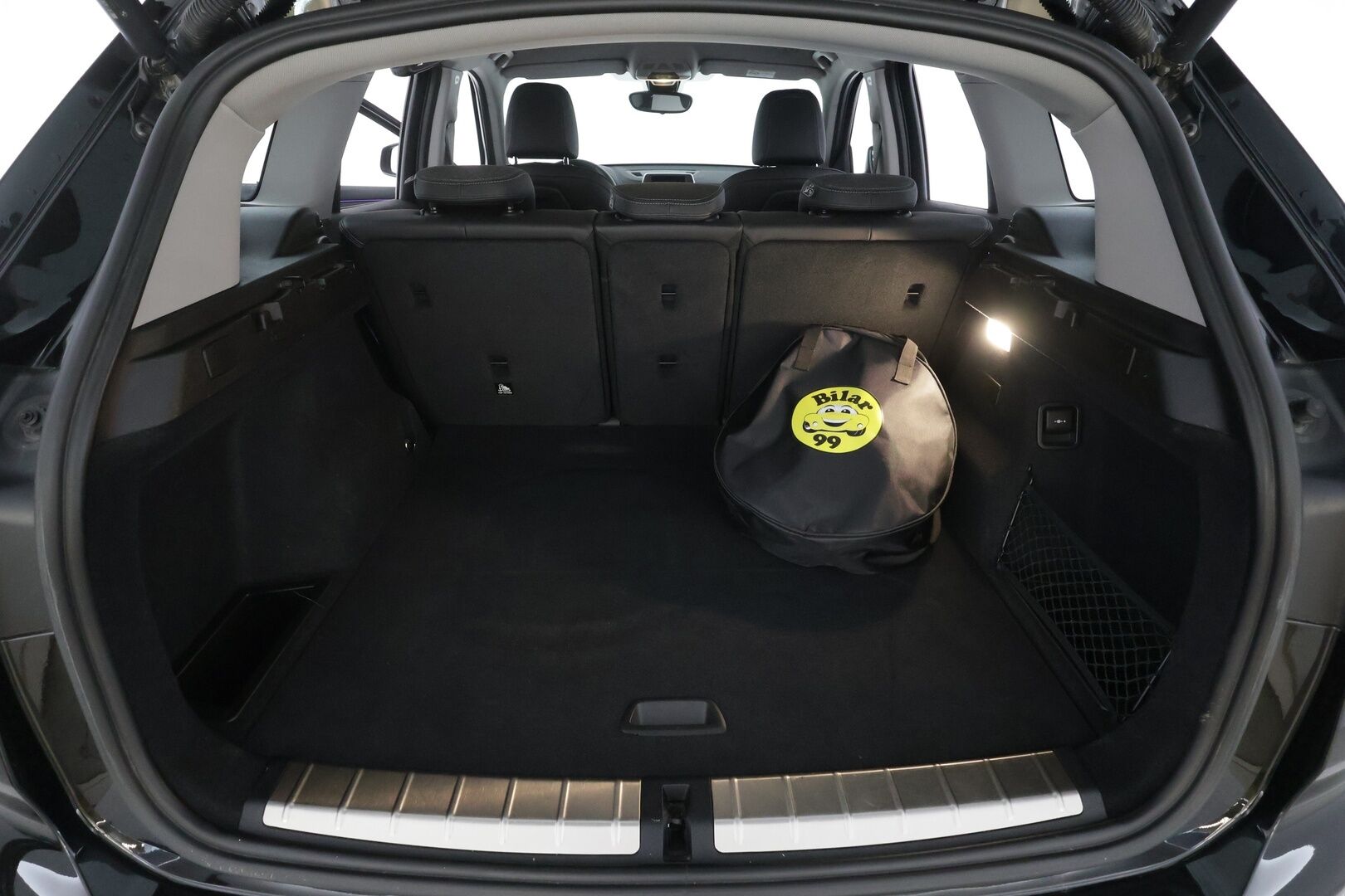 BMW X1 2022 F48 xDrive25e A Charged Edition Sport - 1Om Suomiauto | Lisälämmitin | Vakkari | LED | Sporttipenkit | Puolinahkasisusta | 2x Renkaat Aluvantein!