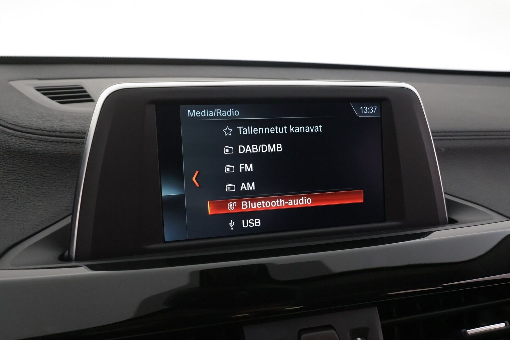 BMW X1 2022 F48 xDrive25e A Charged Edition Sport - 1Om Suomiauto | Lisälämmitin | Vakkari | LED | Sporttipenkit | Puolinahkasisusta | 2x Renkaat Aluvantein!