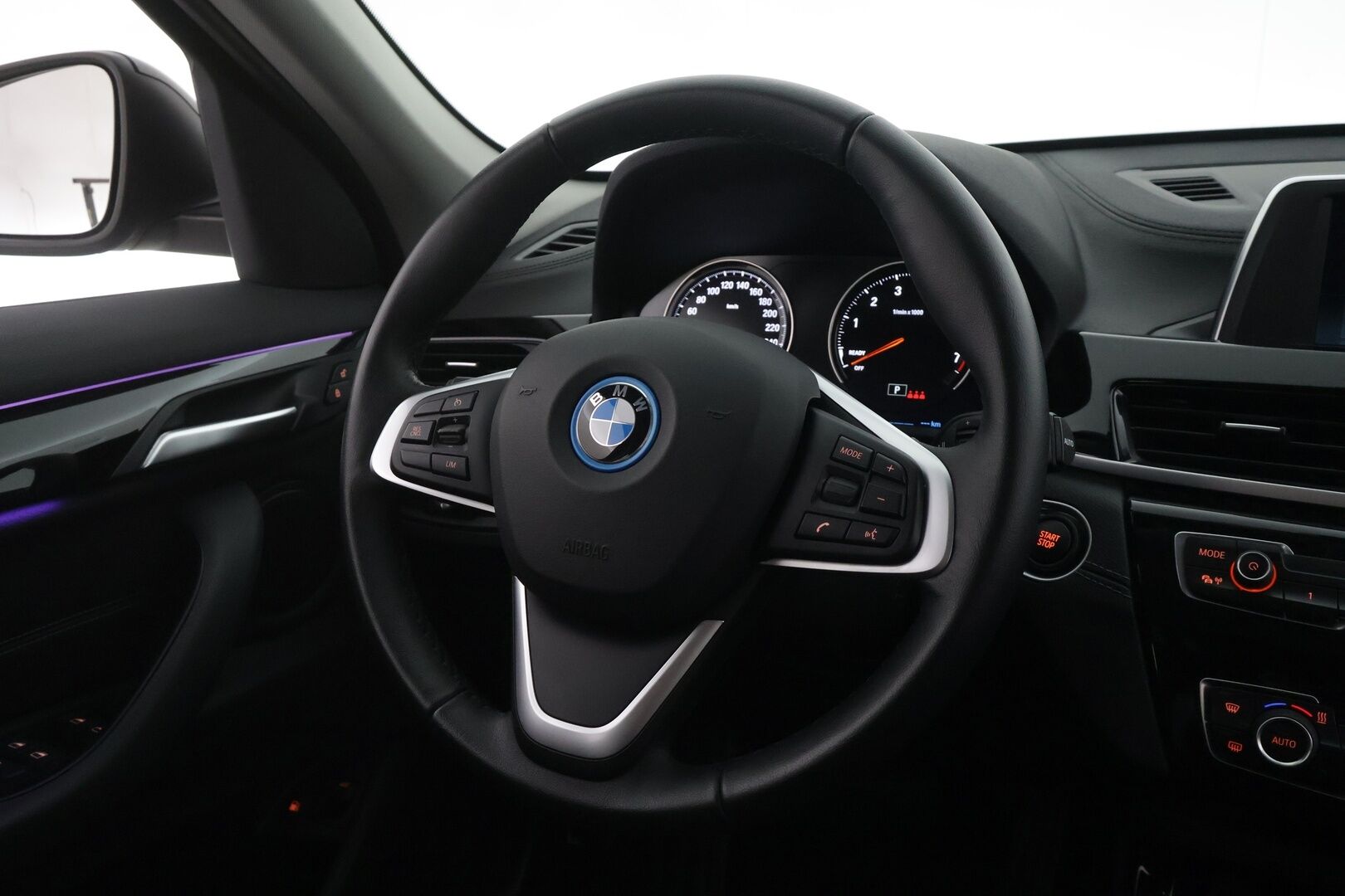 BMW X1 2022 F48 xDrive25e A Charged Edition Sport - 1Om Suomiauto | Lisälämmitin | Vakkari | LED | Sporttipenkit | Puolinahkasisusta | 2x Renkaat Aluvantein!