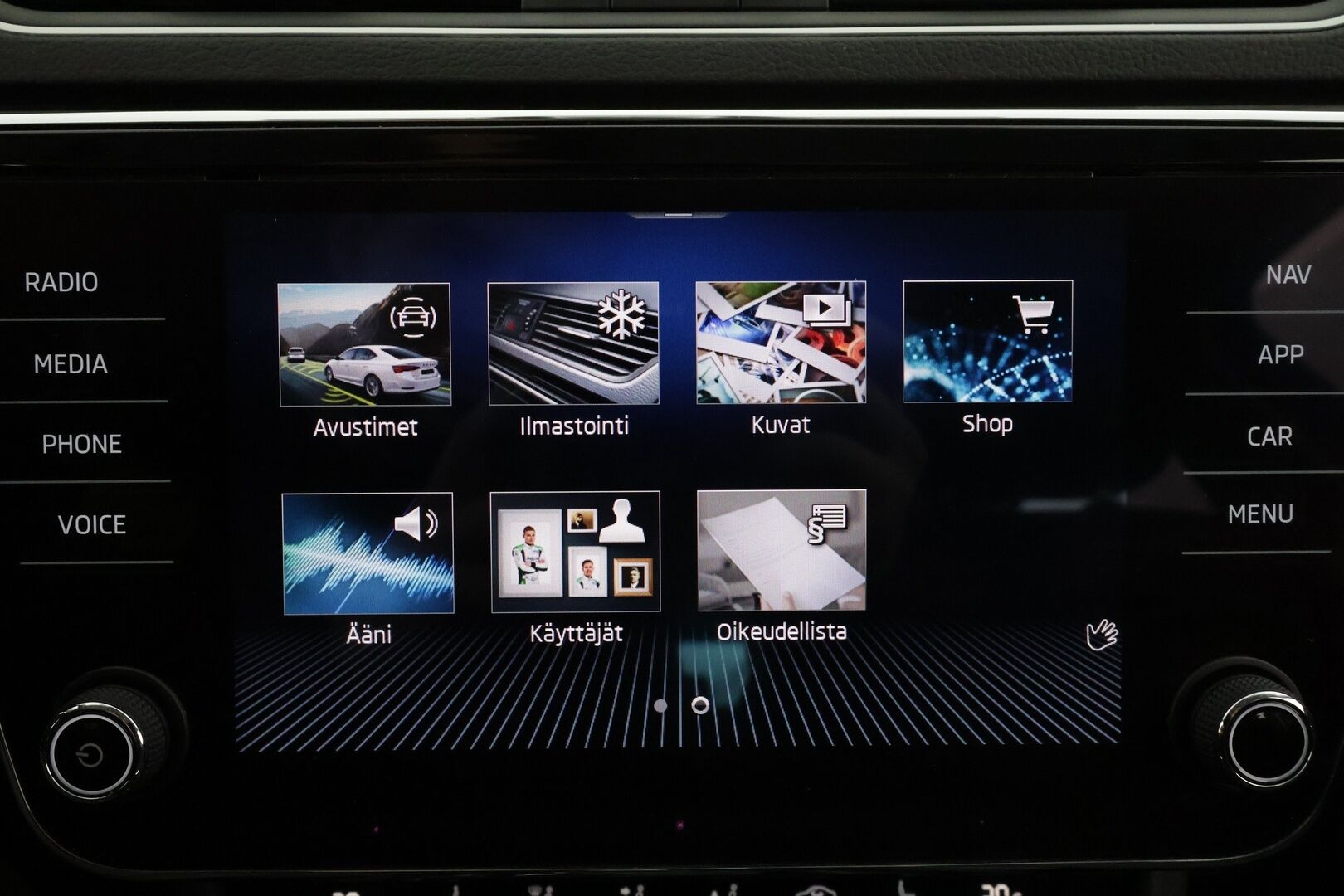 Skoda Superb 2022 Combi 2.0 TDI 200 4x4 Style DSG *Webasto / Matrix LED / ACC / P.Kamera / Muistipenkit / Keyless / Navi * - Kahdet renkaat / 1.Om Suomi-auto