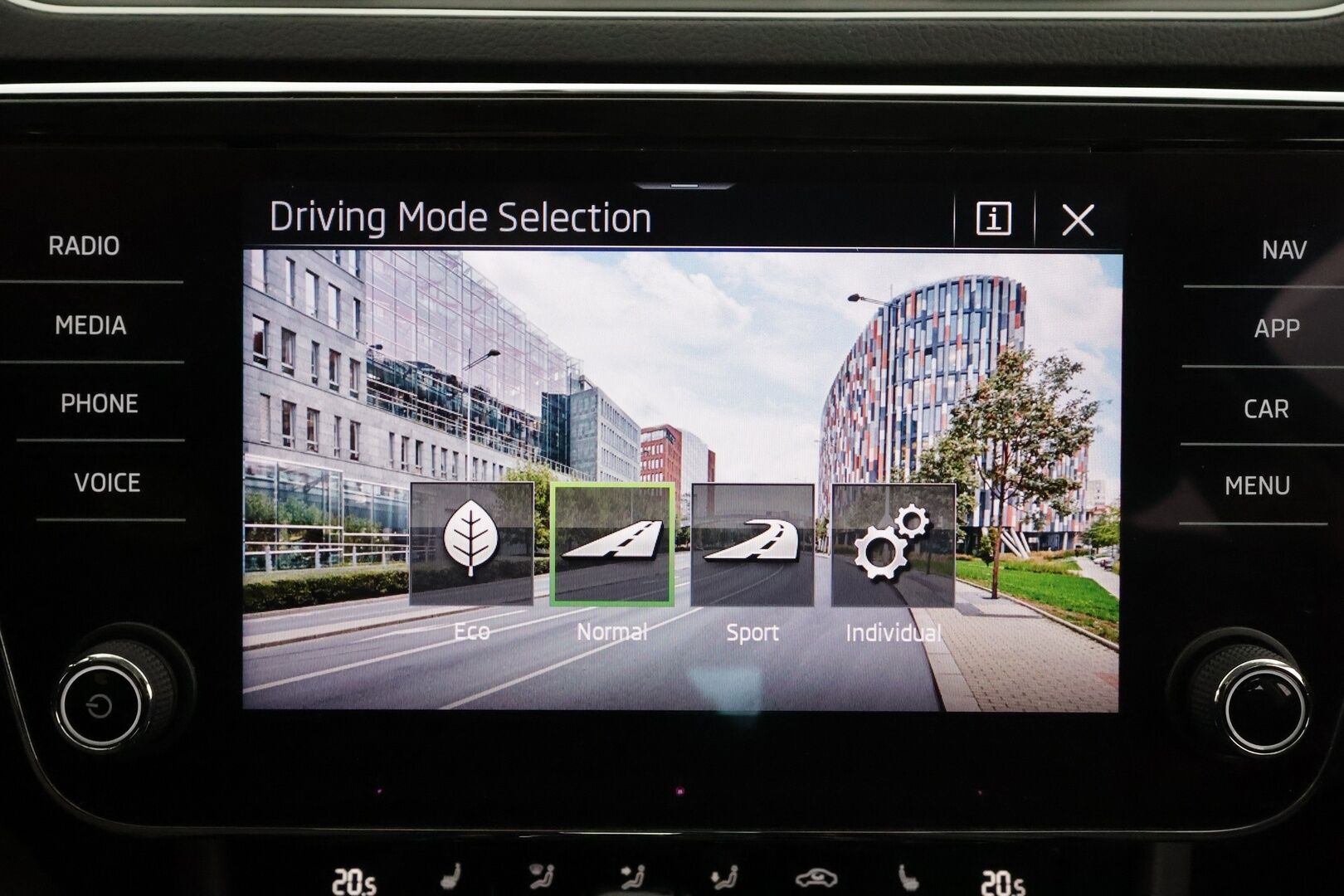 Skoda Superb 2022 Combi 2.0 TDI 200 4x4 Style DSG *Webasto / Matrix LED / ACC / P.Kamera / Muistipenkit / Keyless / Navi * - Kahdet renkaat / 1.Om Suomi-auto