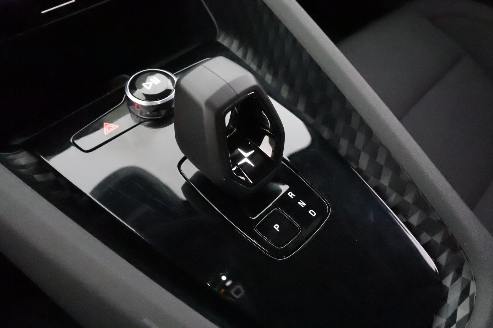 Polestar 2 2022 Long Range Single Motor, 170kW, 78kWh * ACC / Koukku / LED / 360-kamera / Muistipenkki / Apple&Android * - 1.Om Suomi-auto / Merkkihuollettu / 2x Lataus / Kahdet Renkaat