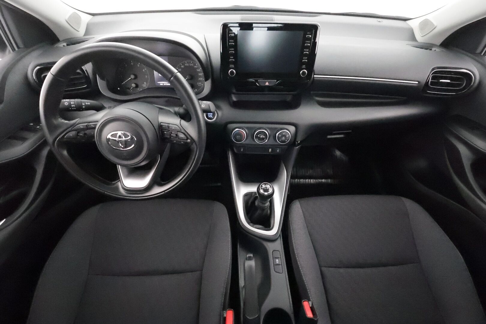 Toyota Yaris 2022 1,5 VVT-iW Active **Adapt.Vakkari / P.Kamera / Sisätilanlämmitin / Navi / Kaistavahti / KeylessGo / 2x Renkaat**