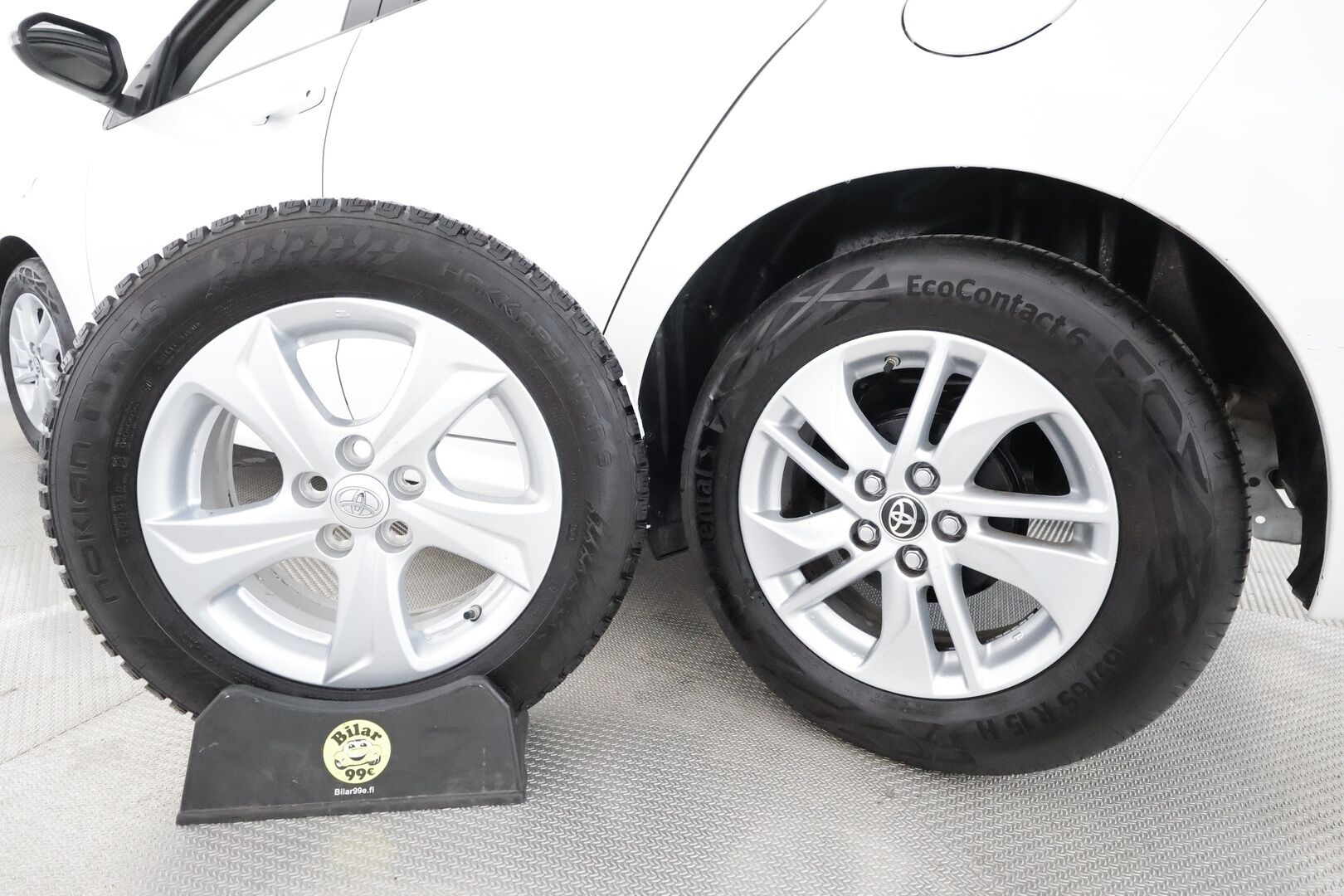 Toyota Yaris 2022 1,5 VVT-iW Active **Adapt.Vakkari / P.Kamera / Sisätilanlämmitin / Navi / Kaistavahti / KeylessGo / 2x Renkaat**