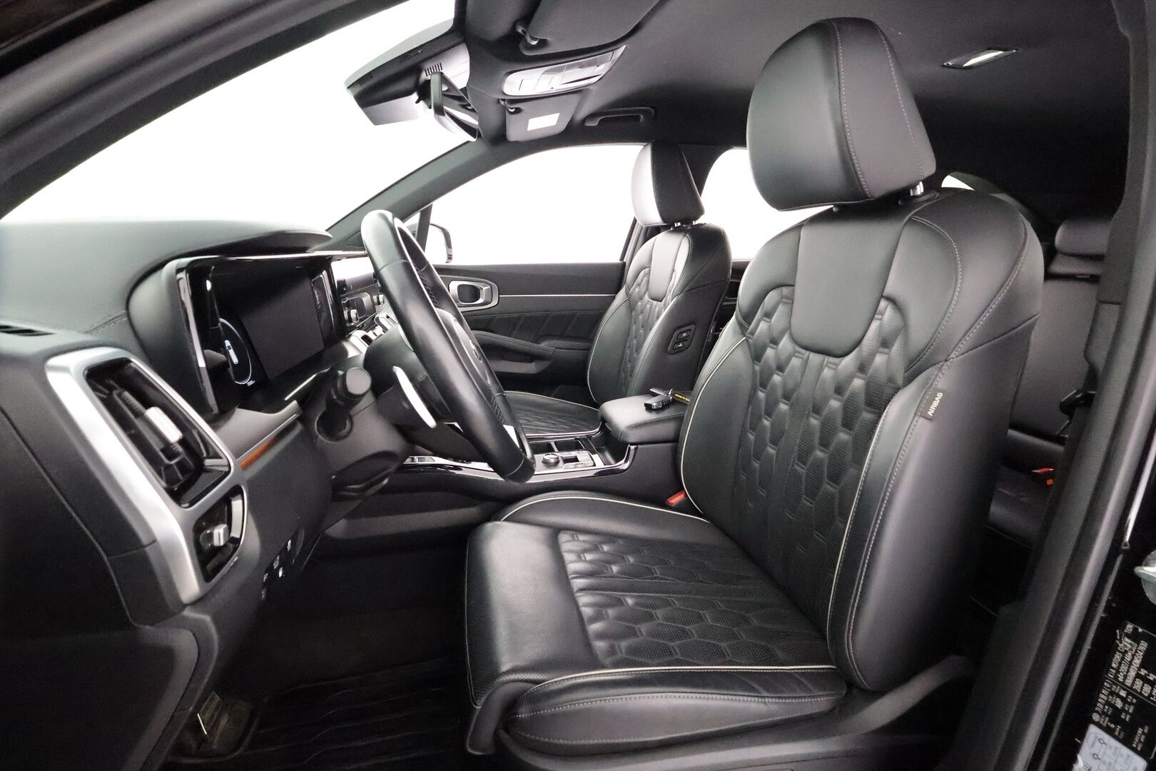 Kia Sorento 2021 1,6 T-GDI Plug-in Hybrid AWD Business Luxury AT 7P - | ACC | Koukku | Bose | HUD | Ilmastoidut Nahat | 360-Kamera | Muistipenkki | Keyless | Apple&Android | Kahdet Renkaat |