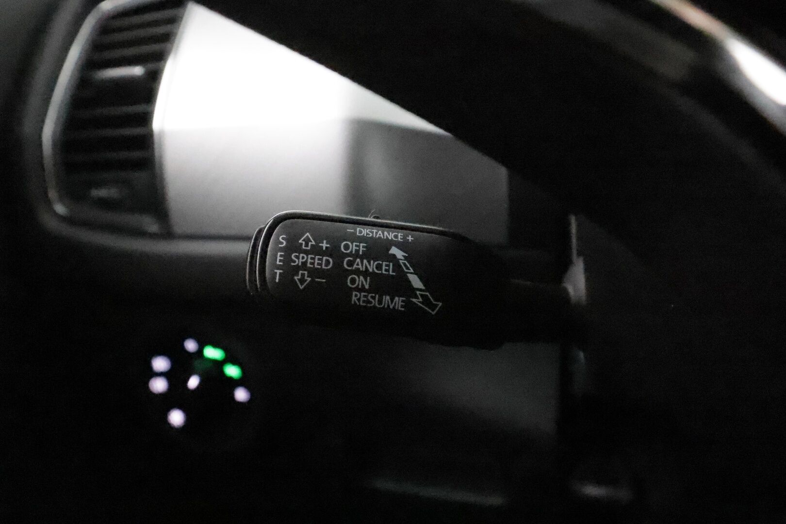 Skoda Kodiaq 2022 2.0 TDI 150 4x4 Ambition DSG * Webasto / Koukku / Adapt.Vakkari / LED-valot / P.Tutkat / Ambient-Valaistus ** - 3,99 % KORKOTARJOUS TÄHÄN AUTOON - 1-om Suomi-auto / Kahdet Renkaat