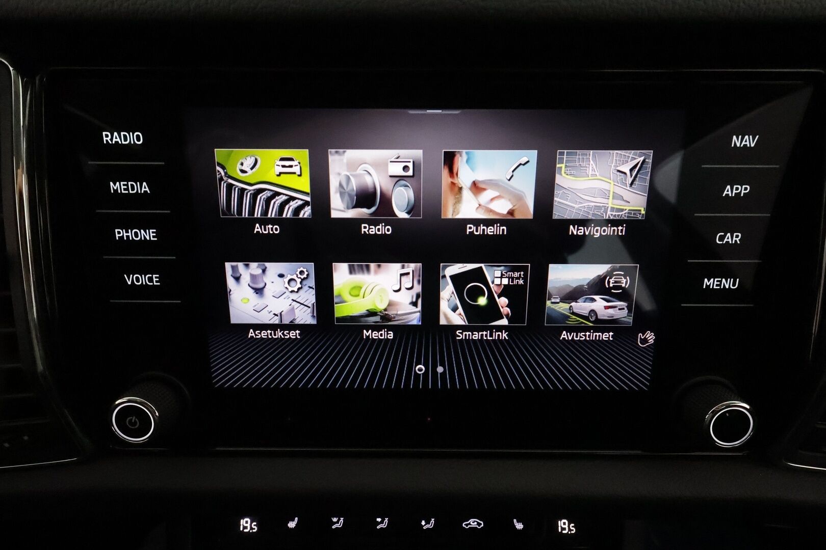 Skoda Kodiaq 2022 2.0 TDI 150 4x4 Ambition DSG * Webasto / Koukku / Adapt.Vakkari / LED-valot / P.Tutkat / Ambient-Valaistus ** - 3,99 % KORKOTARJOUS TÄHÄN AUTOON - 1-om Suomi-auto / Kahdet Renkaat