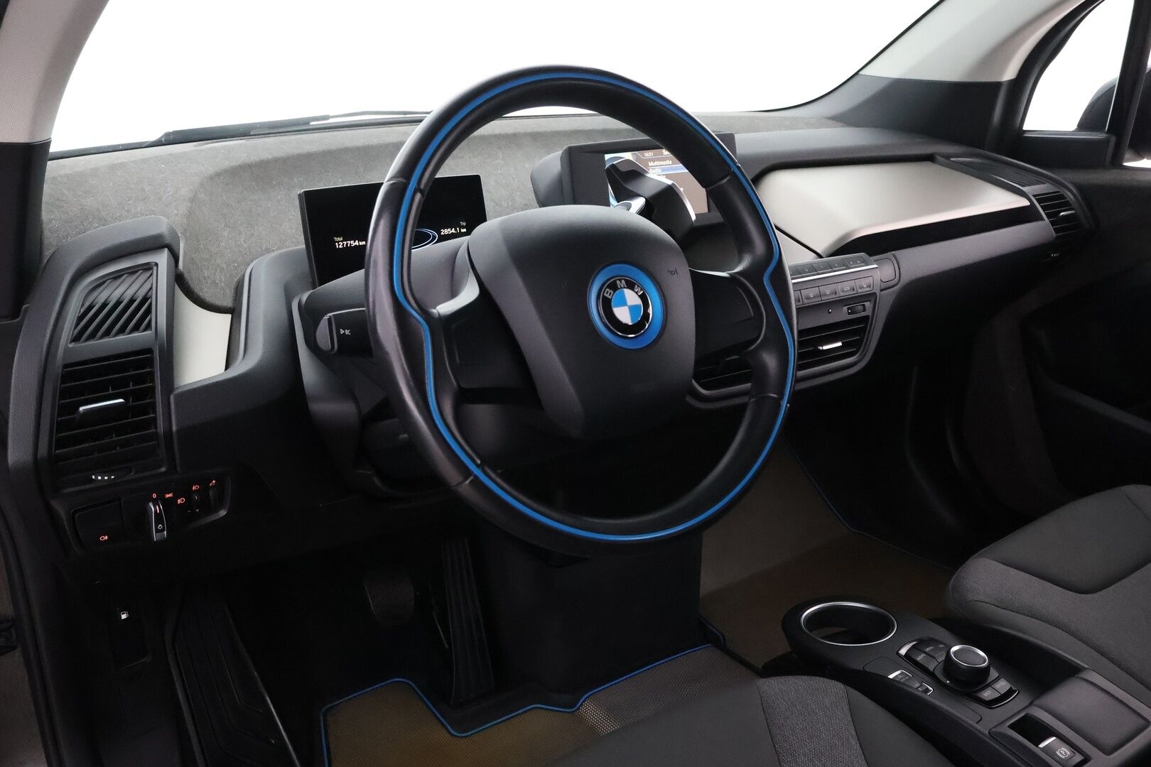 BMW i3 2014 60Ah REX - Peruutustutka / Penkinlämmittimet / Digimittari / 2x Renkaat / Hyvin huollettu / Siistikuntoinen!