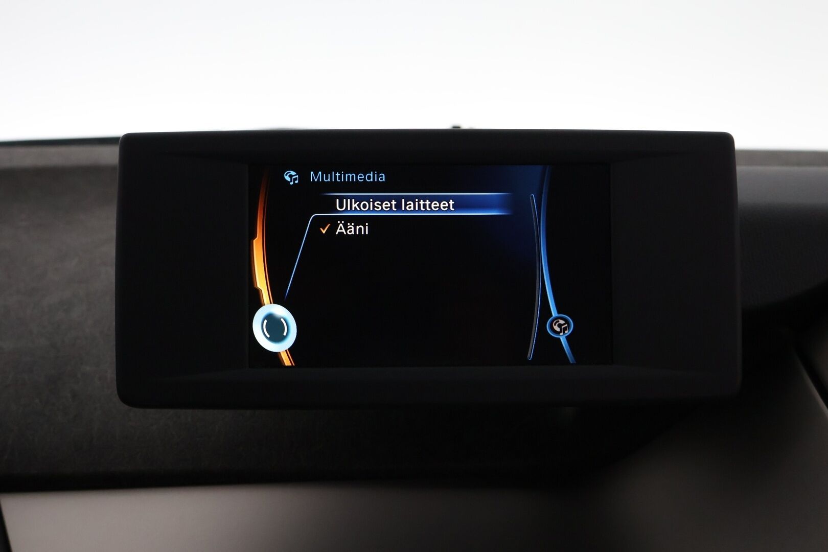 BMW i3 2014 60Ah REX - Peruutustutka / Penkinlämmittimet / Digimittari / 2x Renkaat / Hyvin huollettu / Siistikuntoinen!