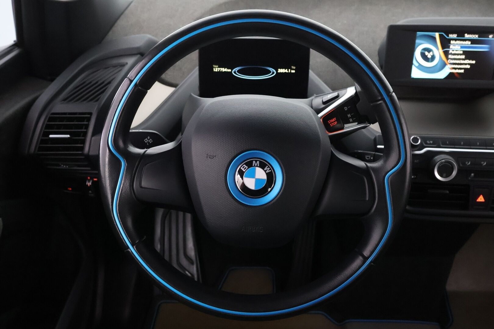 BMW i3 2014 60Ah REX - Peruutustutka / Penkinlämmittimet / Digimittari / 2x Renkaat / Hyvin huollettu / Siistikuntoinen!
