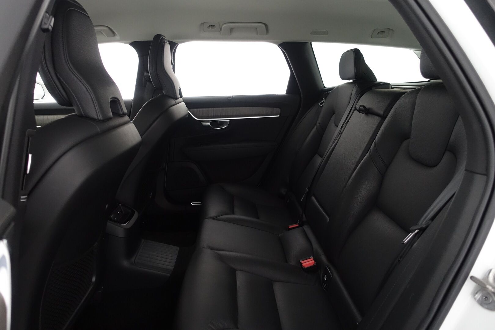 Volvo V90 2022 T6 TwE AWD Business Inscription aut - | Pilot Assist | ACC | BLIS | Navi | P.kamera | Sport Nahka | Ajastettava lämmitin | Lämmitettävä tuulilasi | High Beam Assist | Volvo On Call | Suomi-auto | - KORKO VAIN 3,99 %