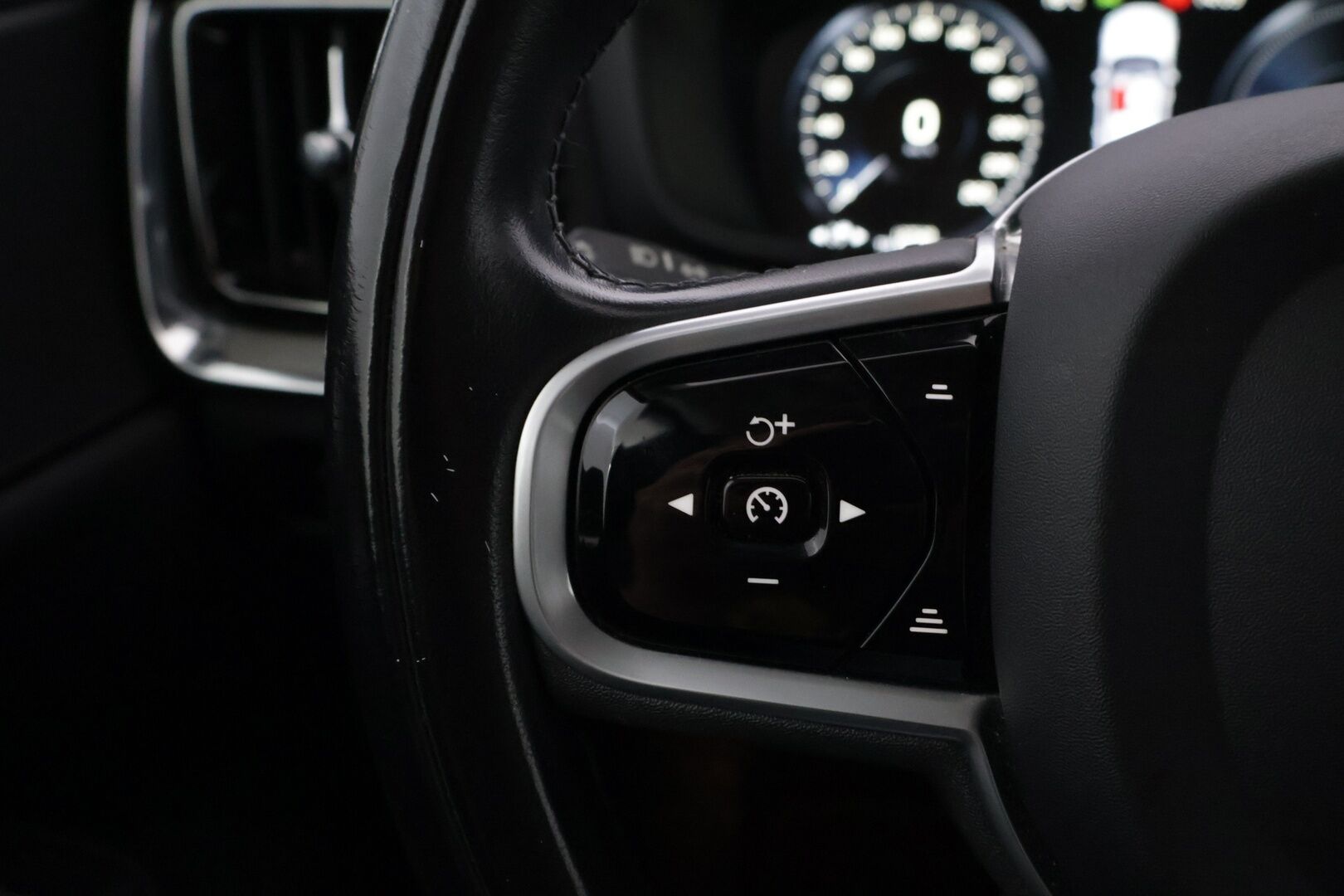 Volvo V60 2022 T6 TwE AWD Business Inscription Edition aut - | VOC | Webasto | Nahkaverhoilu | Performance Audio | P.Kamera |