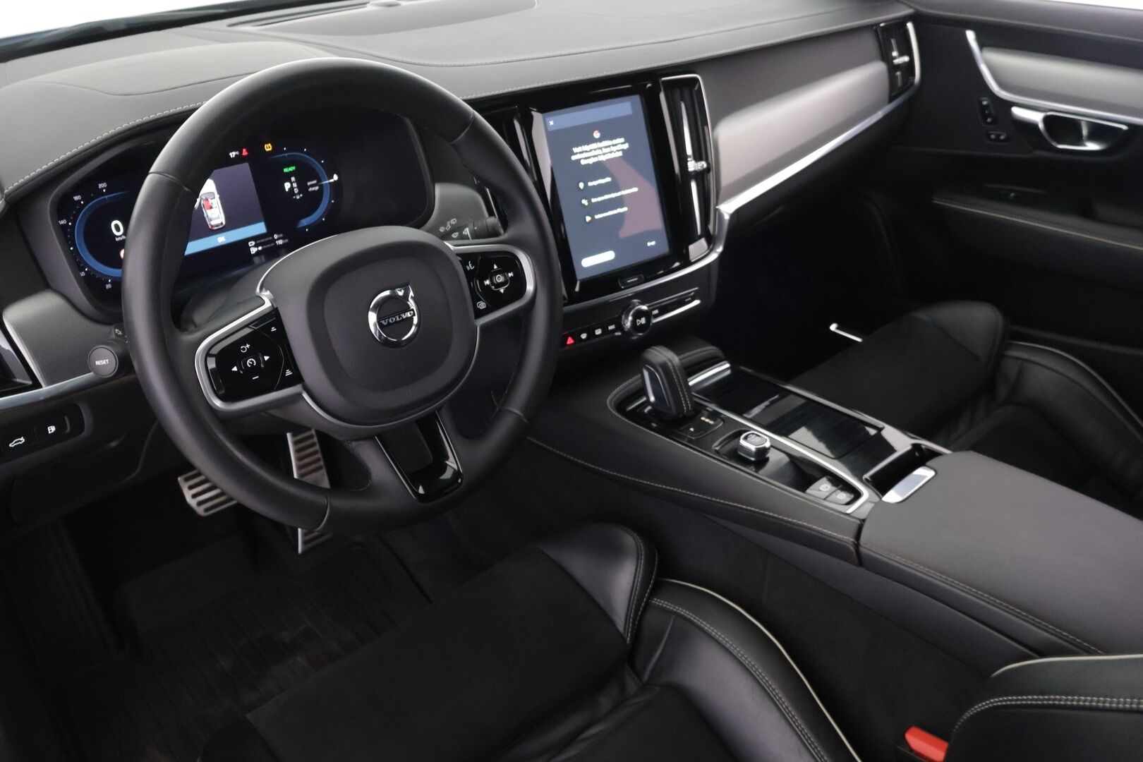 Volvo V90 2022 T6 TwE AWD R-Design aut ** Adapt.vakkari / Koukku / 360-kamera / VOC / High Perf. Audio / Kysy lisää myyjältä!** - Facelift / Uudempi käyttöjärjestelmä! / Suomi-auto