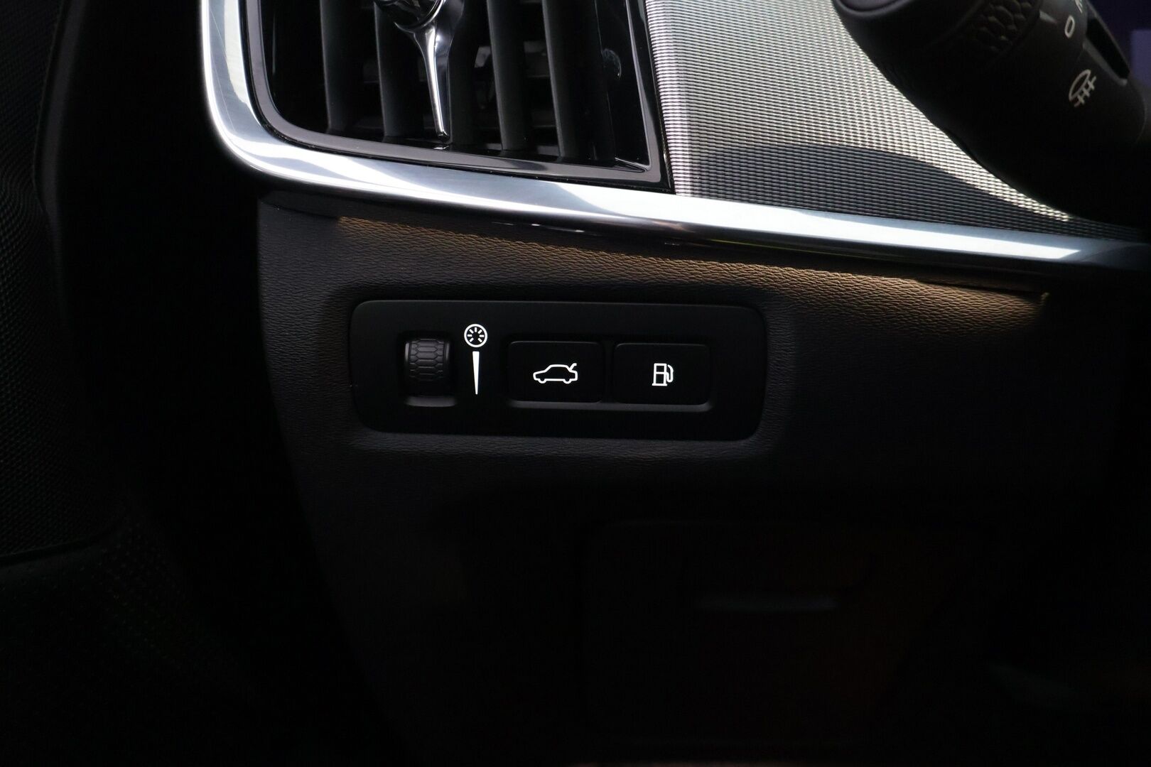 Volvo V90 2022 T6 TwE AWD R-Design aut ** Adapt.vakkari / Koukku / 360-kamera / VOC / High Perf. Audio / Kysy lisää myyjältä!** - Facelift / Uudempi käyttöjärjestelmä! / Suomi-auto