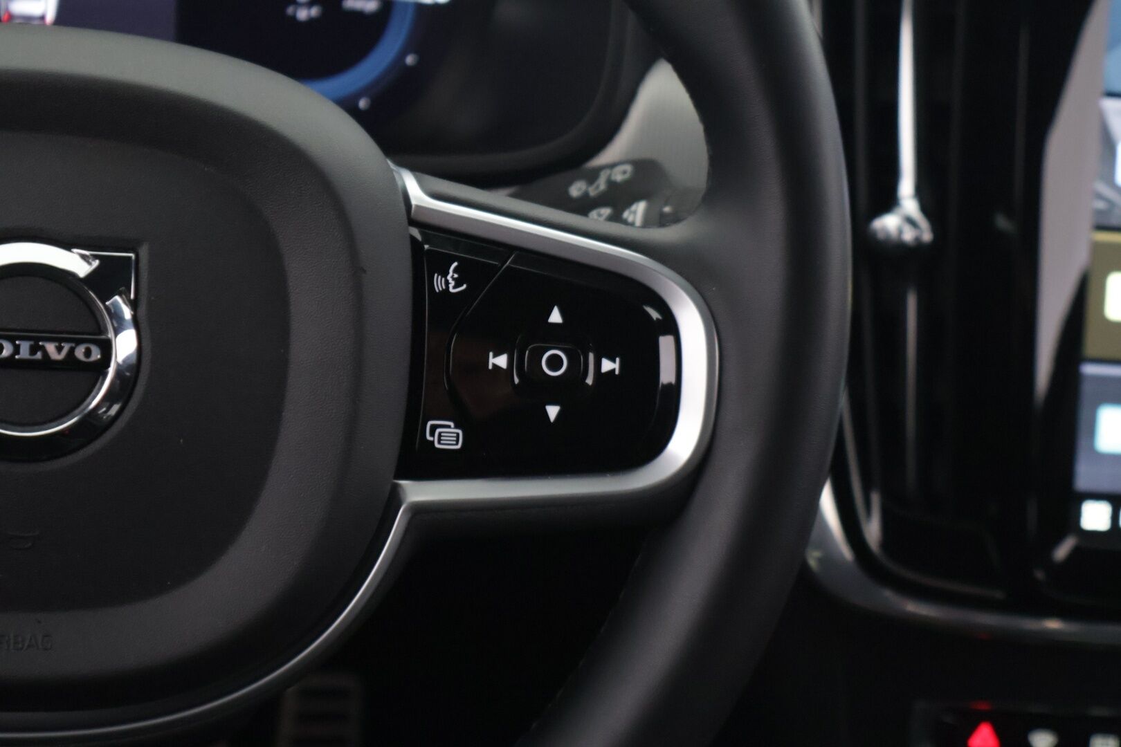 Volvo V90 2022 T6 TwE AWD R-Design aut ** Adapt.vakkari / Koukku / 360-kamera / VOC / High Perf. Audio / Kysy lisää myyjältä!** - Facelift / Uudempi käyttöjärjestelmä! / Suomi-auto