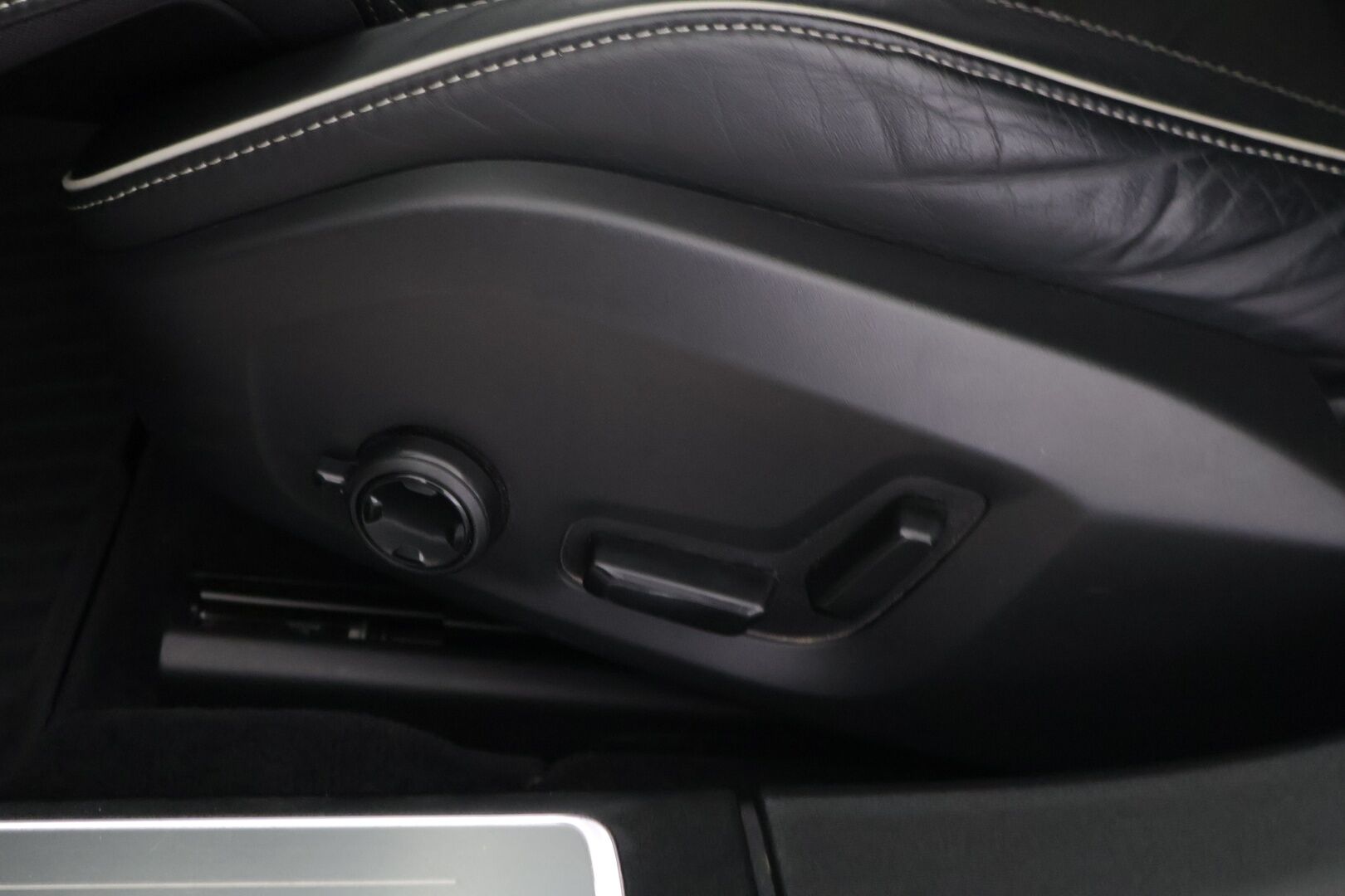 Volvo V90 2022 T6 TwE AWD R-Design aut ** Adapt.vakkari / Koukku / 360-kamera / VOC / High Perf. Audio / Kysy lisää myyjältä!** - Facelift / Uudempi käyttöjärjestelmä! / Suomi-auto