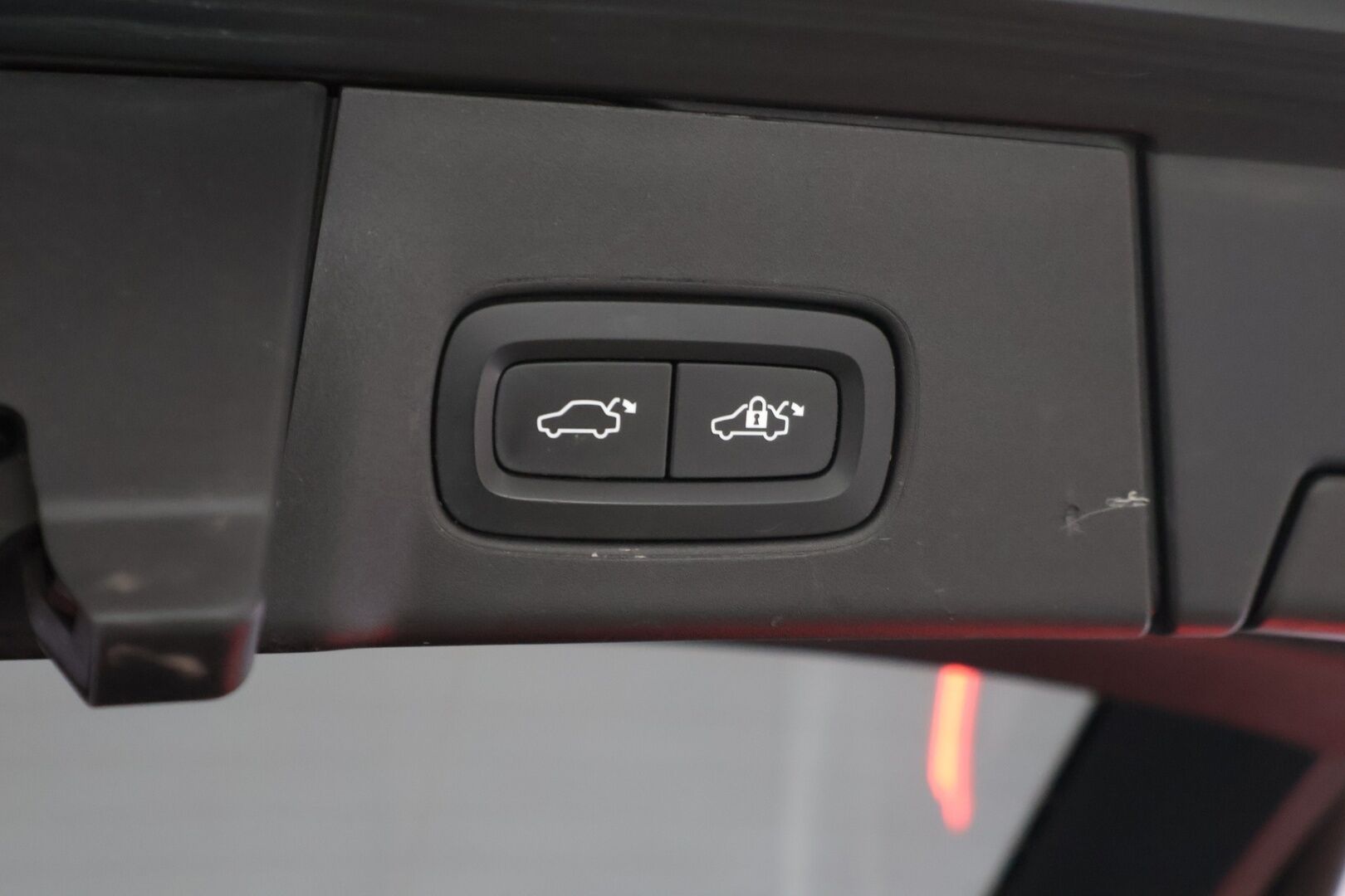 Volvo V90 2022 T6 TwE AWD R-Design aut ** Adapt.vakkari / Koukku / 360-kamera / VOC / High Perf. Audio / Kysy lisää myyjältä!** - Facelift / Uudempi käyttöjärjestelmä! / Suomi-auto