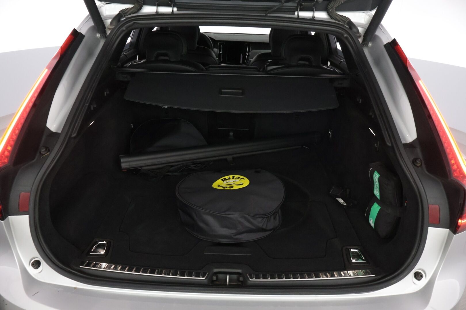 Volvo V90 2022 T6 TwE AWD R-Design aut ** Adapt.vakkari / Koukku / 360-kamera / VOC / High Perf. Audio / Kysy lisää myyjältä!** - Facelift / Uudempi käyttöjärjestelmä! / Suomi-auto