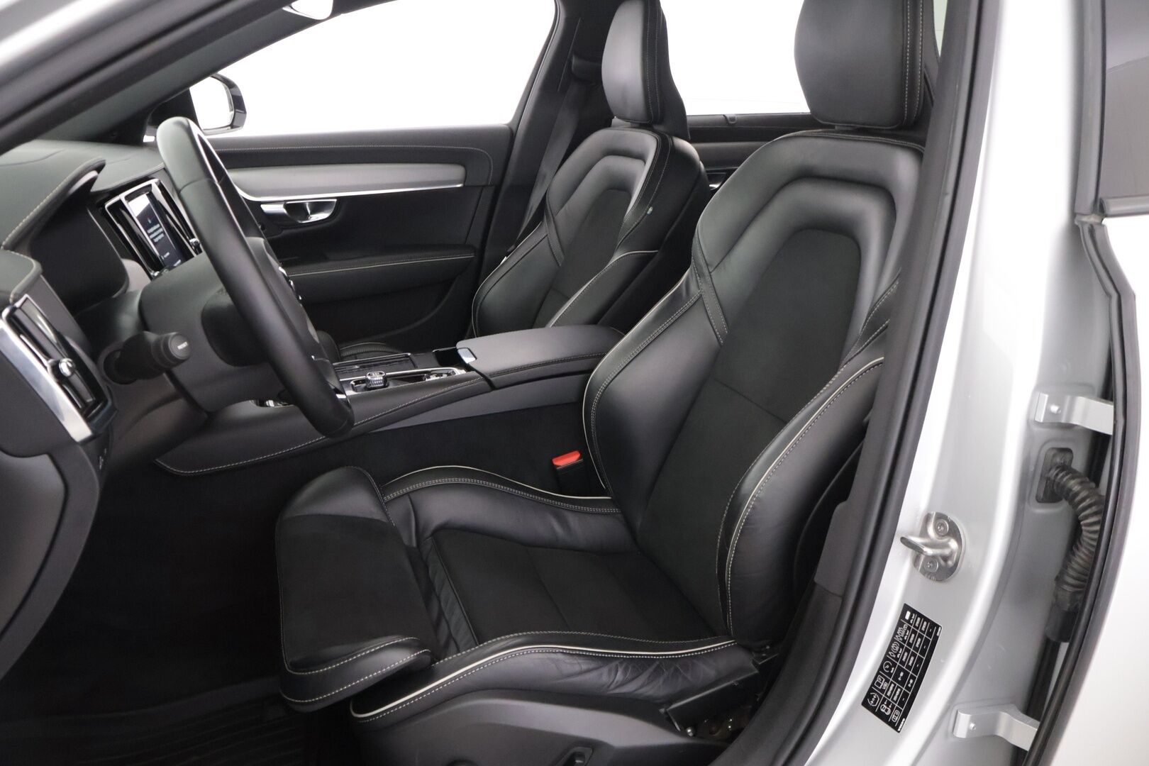 Volvo V90 2022 T6 TwE AWD R-Design aut ** Adapt.vakkari / Koukku / 360-kamera / VOC / High Perf. Audio / Kysy lisää myyjältä!** - Facelift / Uudempi käyttöjärjestelmä! / Suomi-auto