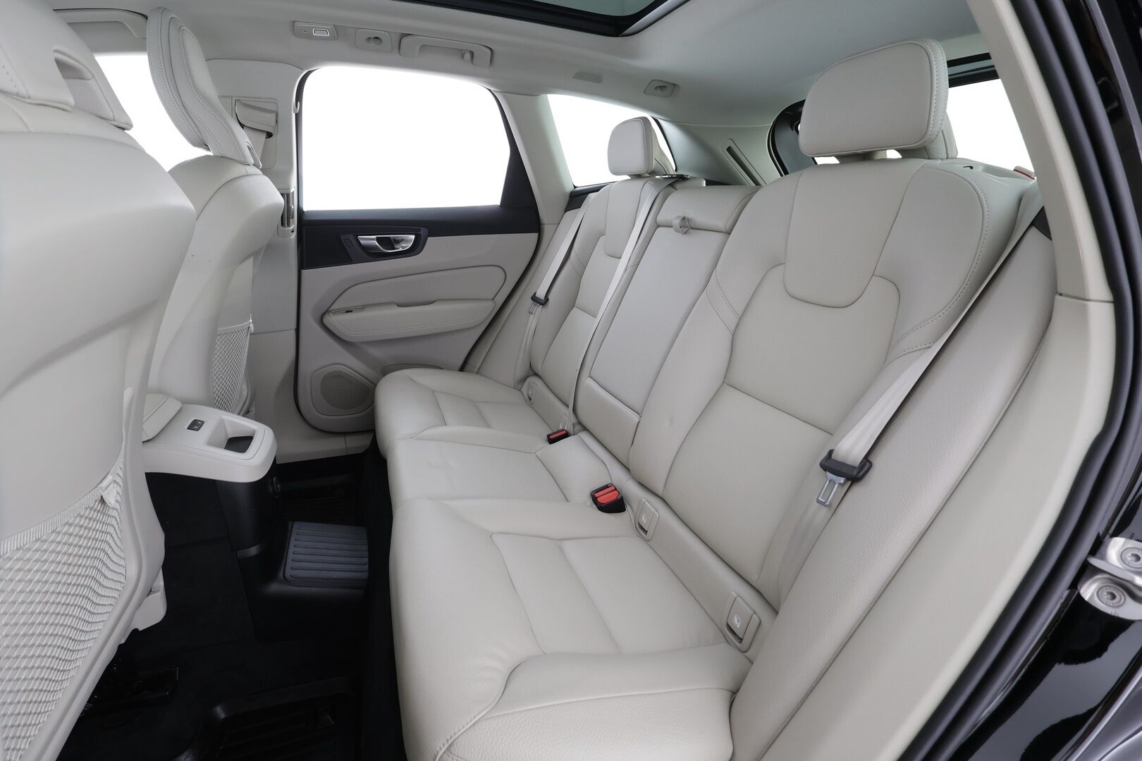 Volvo XC60 2022 T6 TwE AWD Business Inscription Edition aut * ACC / Kamera / Full LED / Webasto / Panorama / Muistipenkki / Pilot Assist * - 1.Om Suomi-auto / Kahdet renkaat aluvanteilla / Merkkihuollettu / ALV 