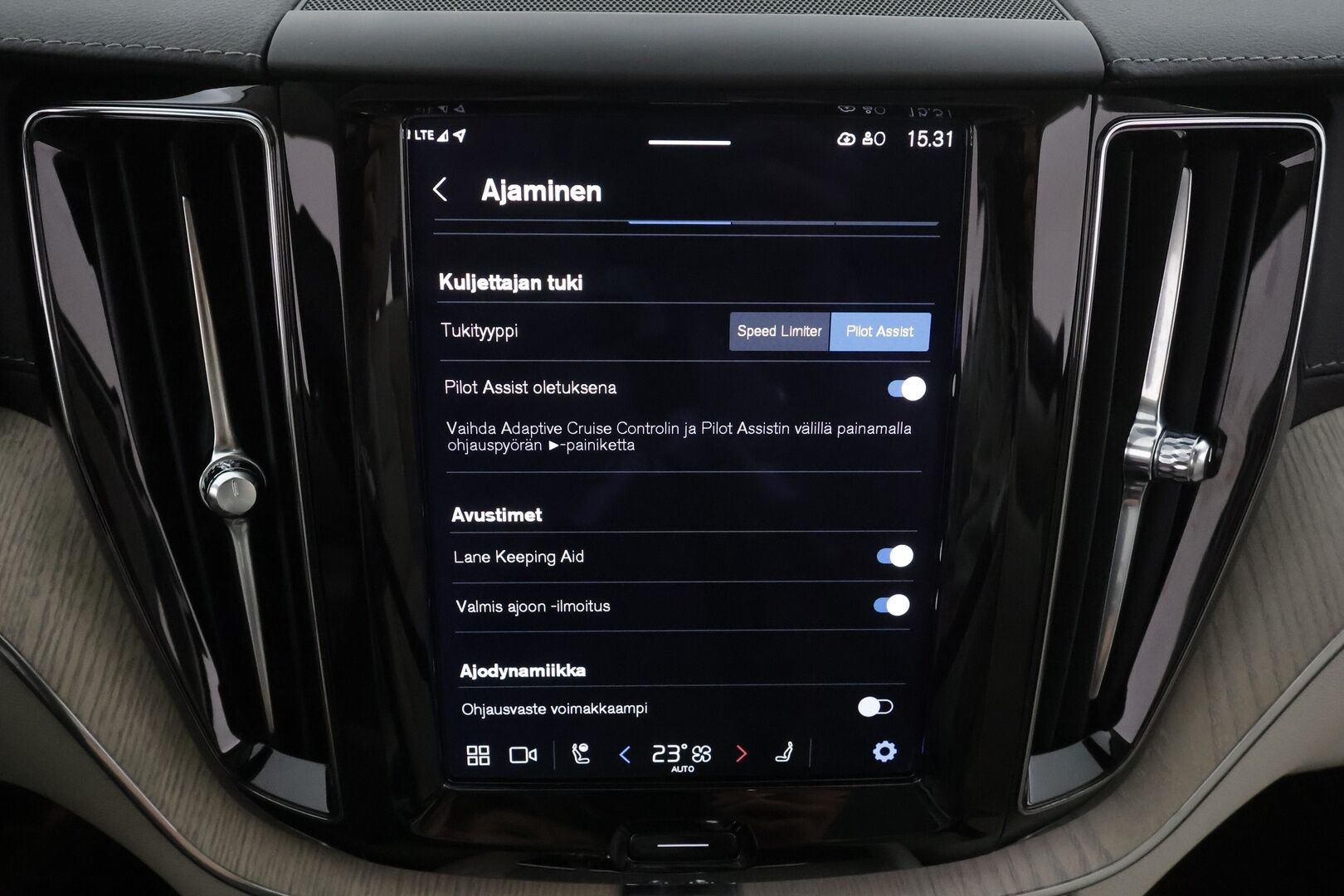 Volvo XC60 2022 T6 TwE AWD Business Inscription Edition aut * ACC / Kamera / Full LED / Webasto / Panorama / Muistipenkki / Pilot Assist * - 1.Om Suomi-auto / Kahdet renkaat aluvanteilla / Merkkihuollettu / ALV - HULLUT AVAJAISHULINAT KORKOTARJOUS 3,29 %