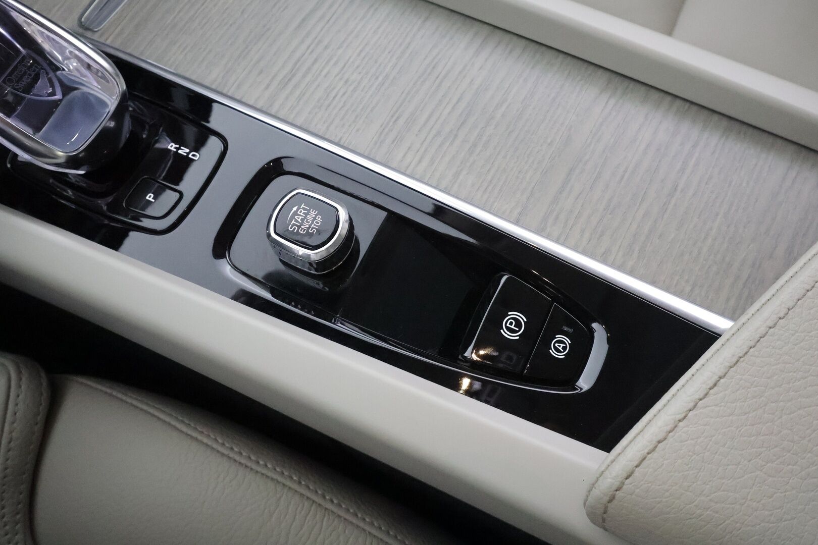 Volvo XC60 2022 T6 TwE AWD Business Inscription Edition aut * ACC / Kamera / Full LED / Webasto / Panorama / Muistipenkki / Pilot Assist * - 1.Om Suomi-auto / Kahdet renkaat aluvanteilla / Merkkihuollettu / ALV - HULLUT AVAJAISHULINAT KORKOTARJOUS 3,29 %