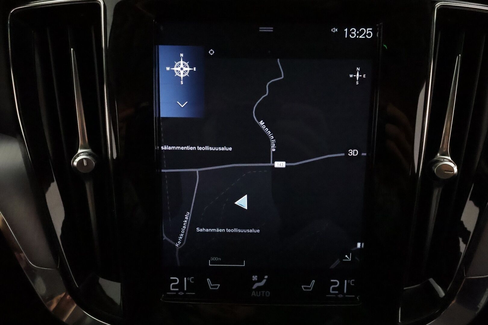 Volvo V60 2019 D4 Momentum aut *ACC / Webasto / Full LED / P.kamera / Navi / Puolinahat / KeylessGo* - Kahdet renkaat aluvanteilla