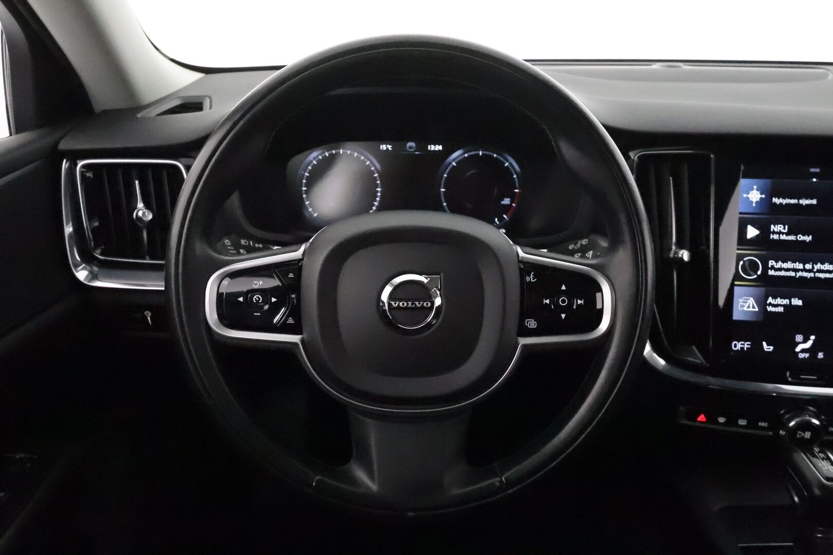 Volvo V60 2019 D4 Momentum aut *ACC / Webasto / Full LED / P.kamera / Navi / Puolinahat / KeylessGo* - Kahdet renkaat aluvanteilla