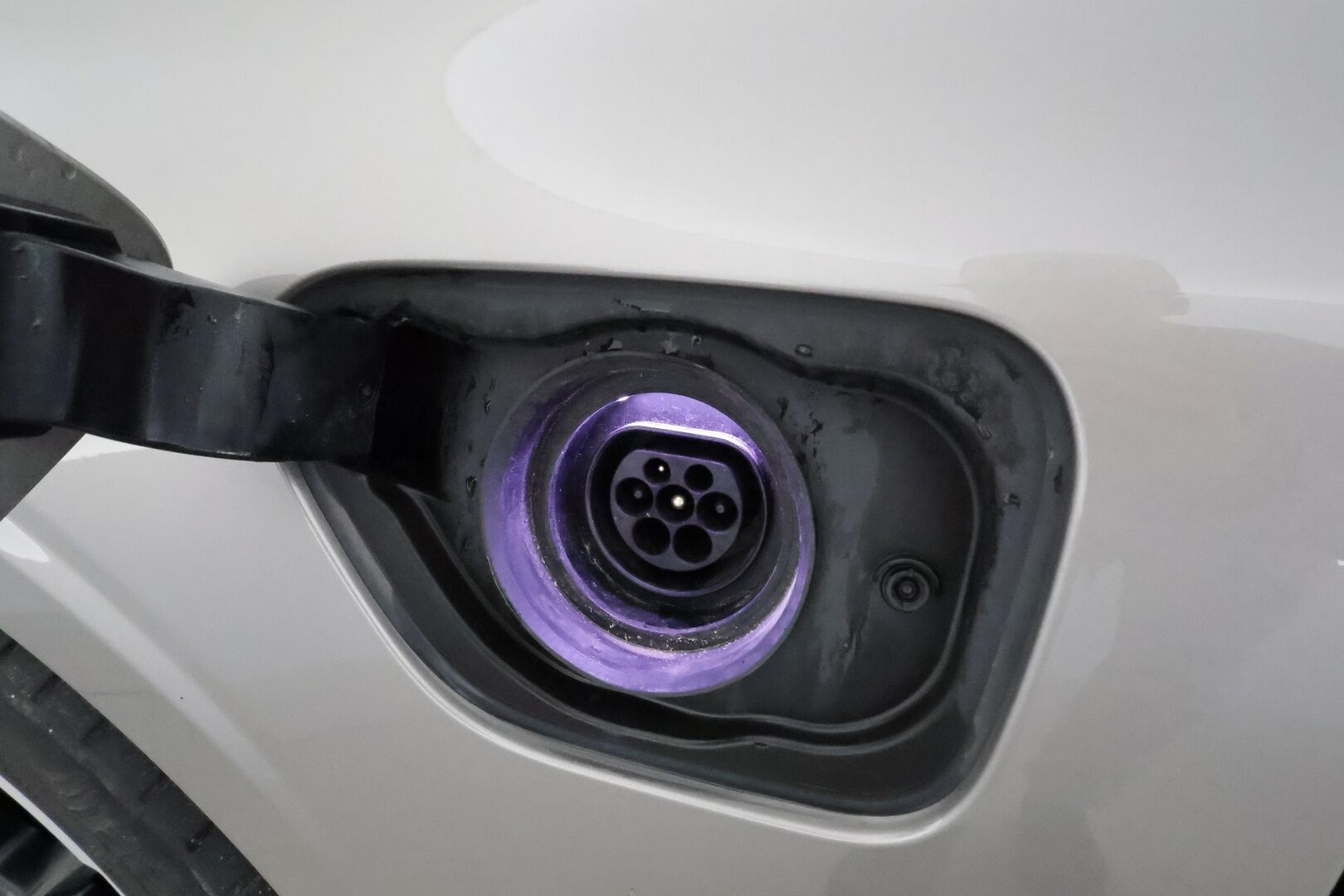 Volvo V60 2021 T6 TwE AWD R-Design aut **H&K / Webasto / Koukku / ACC / Full-LED / P.kamera / Sportpenkki Muistilla / Navi** - 2x Latauskaapelit / Kahdet Renkaat