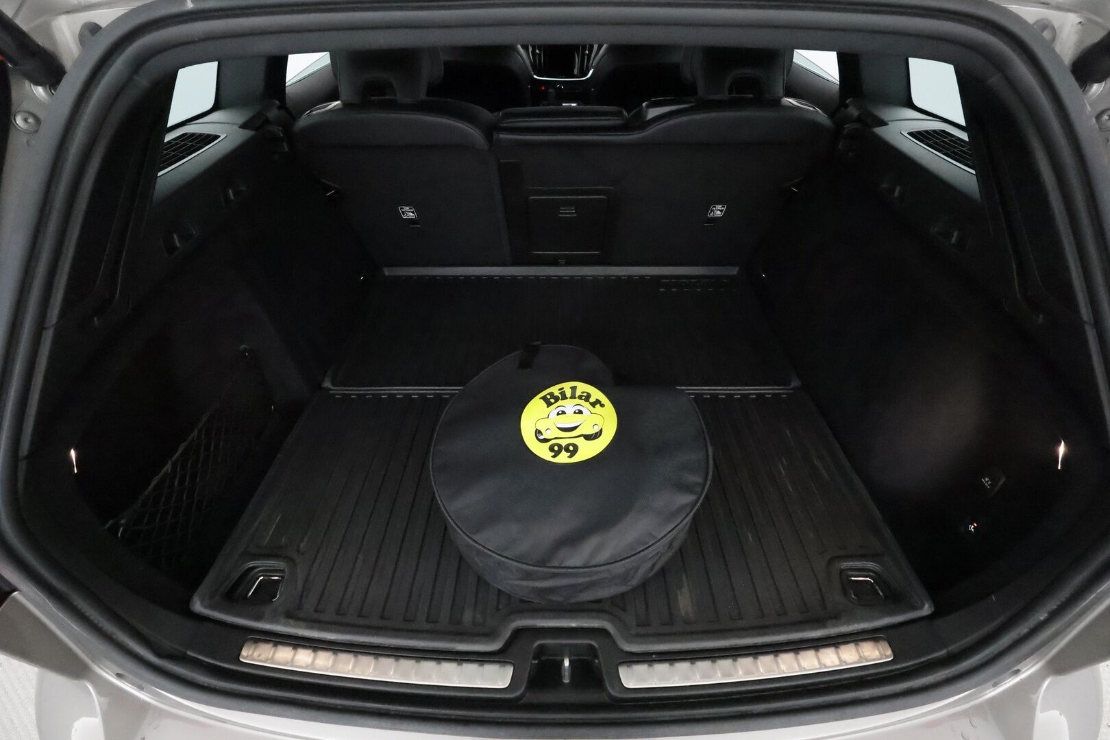Volvo V60 2021 T6 TwE AWD R-Design aut **H&K / Webasto / Koukku / ACC / Full-LED / P.kamera / Sportpenkki Muistilla / Navi** - 2x Latauskaapelit / Kahdet Renkaat