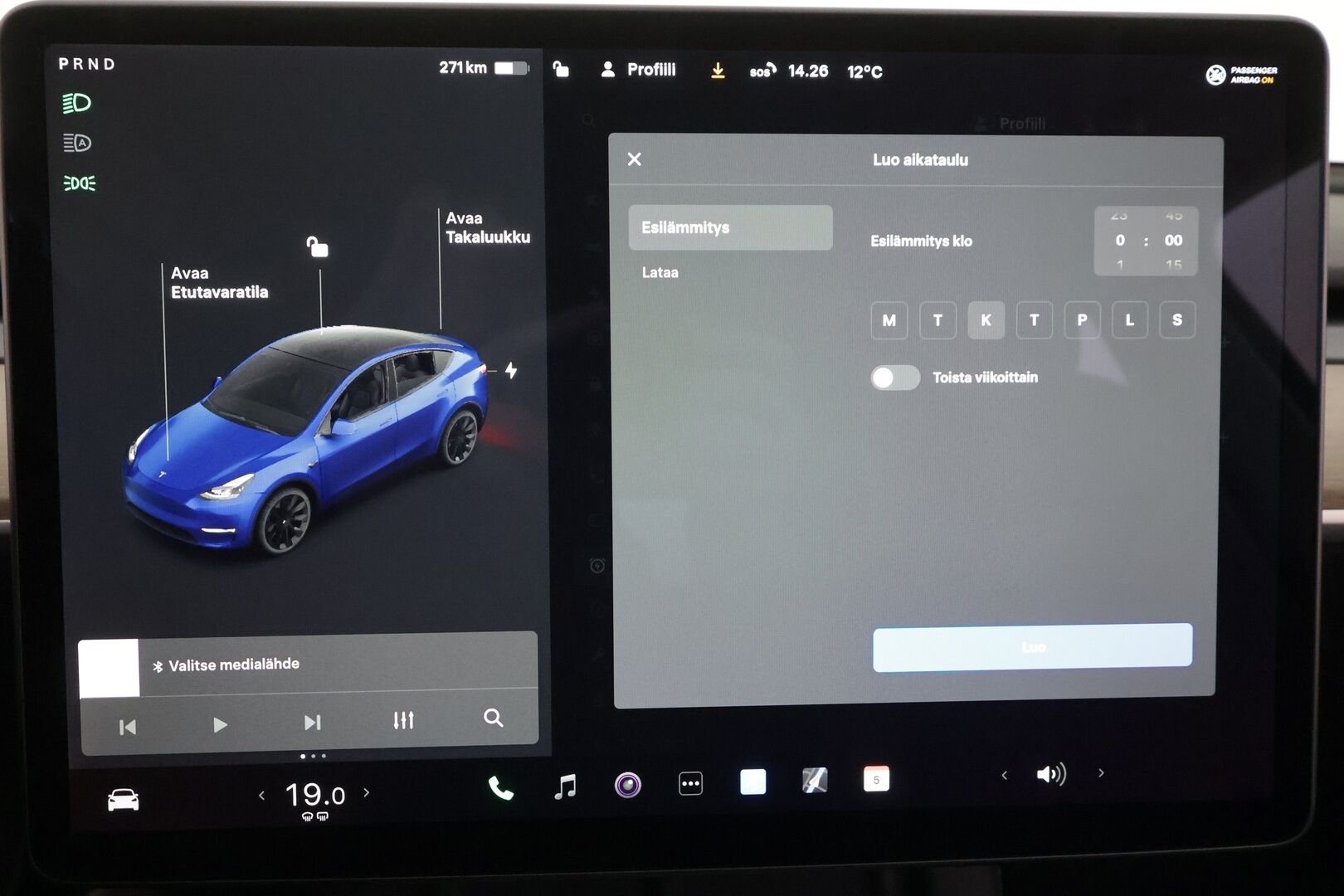 Tesla Model Y 2021 Long Range * Koukku / ILP / ACC / Lasikatto / Matrix-LED / P.Kamera / Muistipenkki / Premium Audio / Navi / Keyless * - 1-om Suomi-auto / 2x Latauskaapelit / Kahdet renkaat aluvanteilla