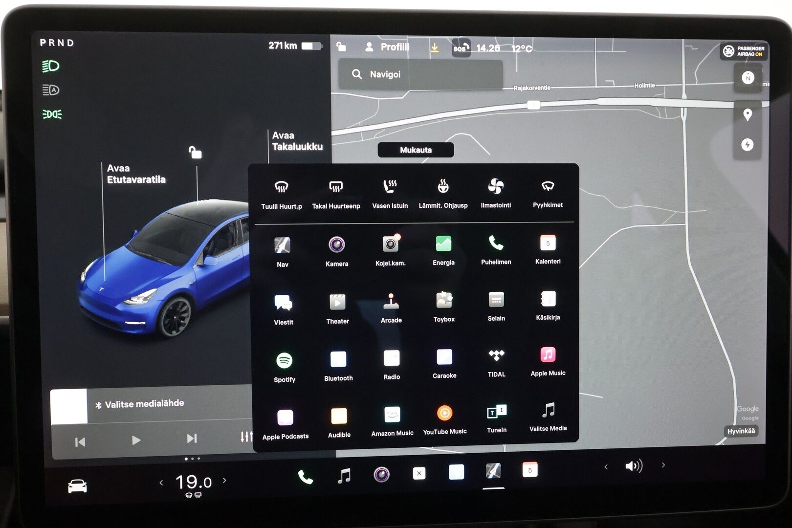 Tesla Model Y 2021 Long Range * Koukku / ILP / ACC / Lasikatto / Matrix-LED / P.Kamera / Muistipenkki / Premium Audio / Navi / Keyless * - 1-om Suomi-auto / 2x Latauskaapelit / Kahdet renkaat aluvanteilla