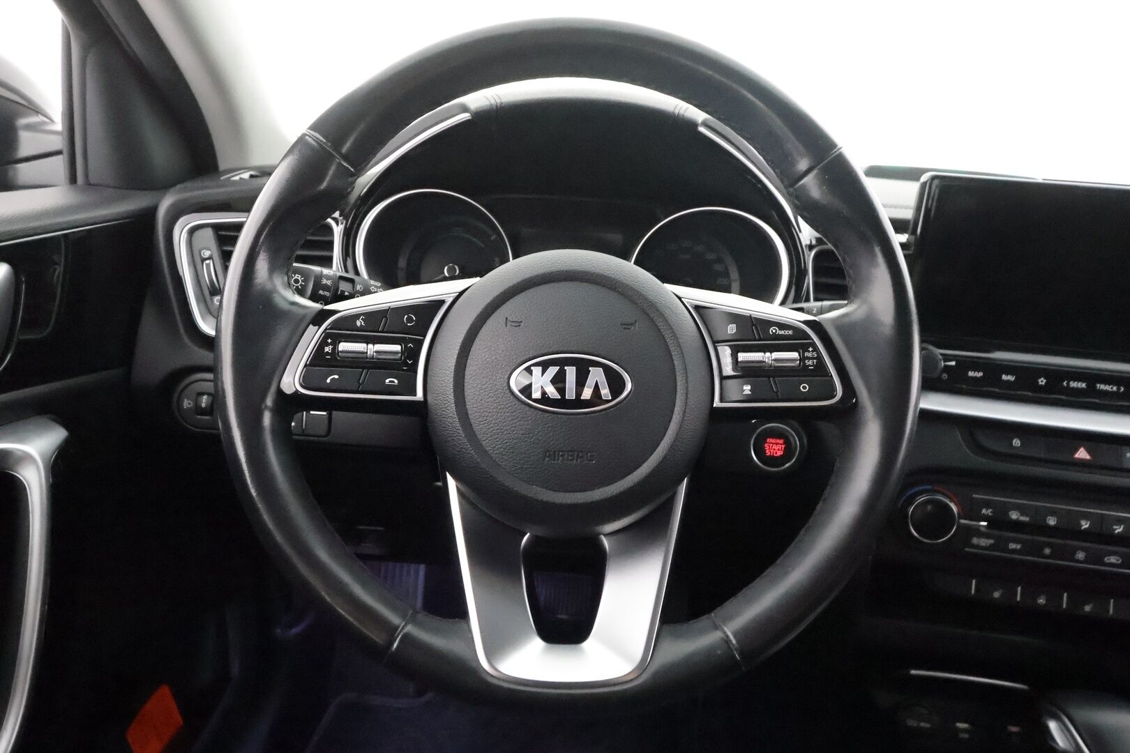 Kia Ceed 2020 1,6 GDI Plug-In Hybrid Business Premium SW DCT - | ACC | LED | Puolinahat | P.Kamera | Ratinlämmitys | Navi | Keyless | Apple&Android | Kahdet Renkaat |